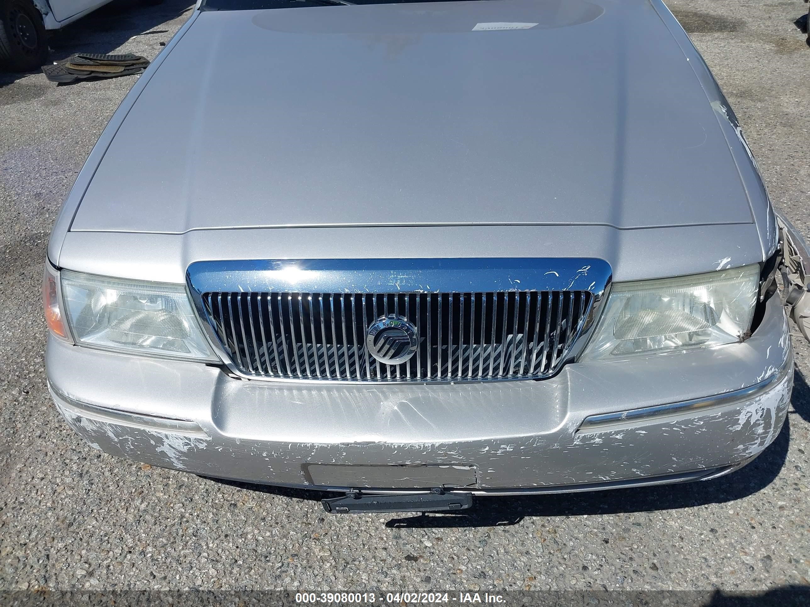 Photo 16 VIN: 2MEFM75W24X601940 - MERCURY GRAND MARQUIS 