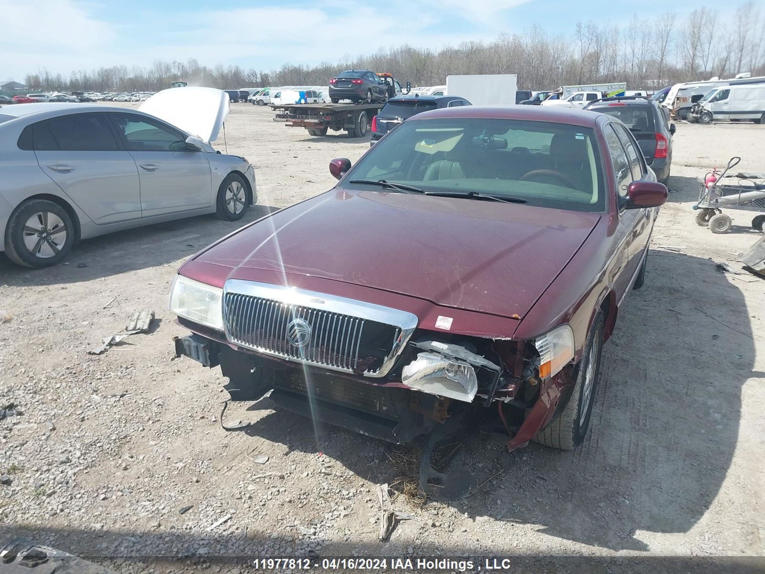 Photo 5 VIN: 2MEFM75W24X626286 - MERCURY GRAND MARQUIS 