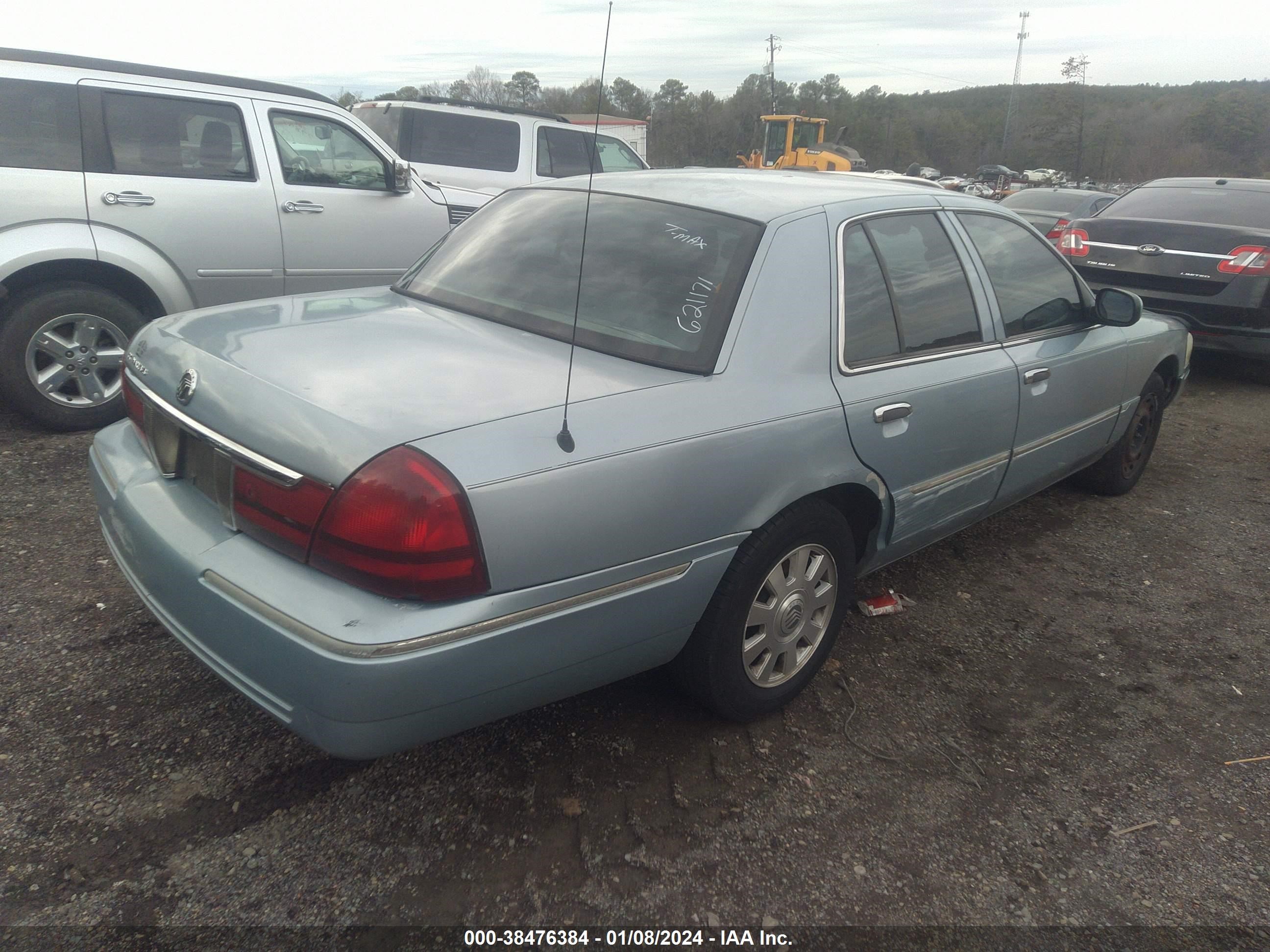 Photo 3 VIN: 2MEFM75W25X621171 - MERCURY GRAND MARQUIS 