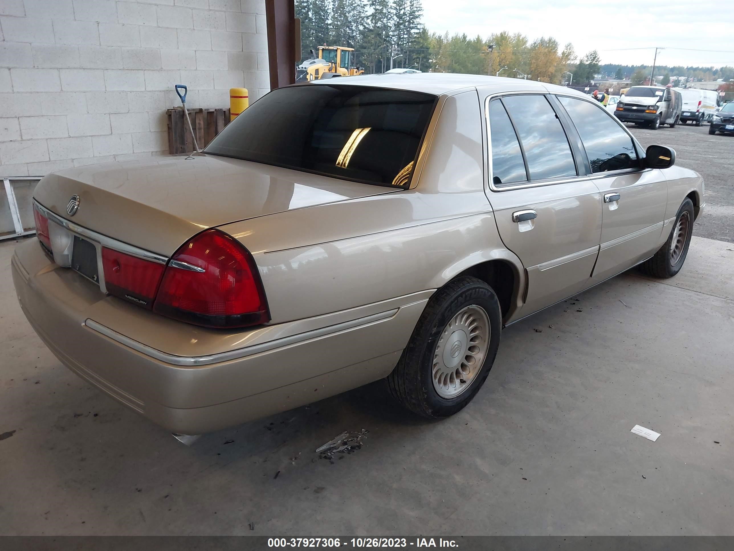 Photo 3 VIN: 2MEFM75W2XX656120 - MERCURY GRAND MARQUIS 