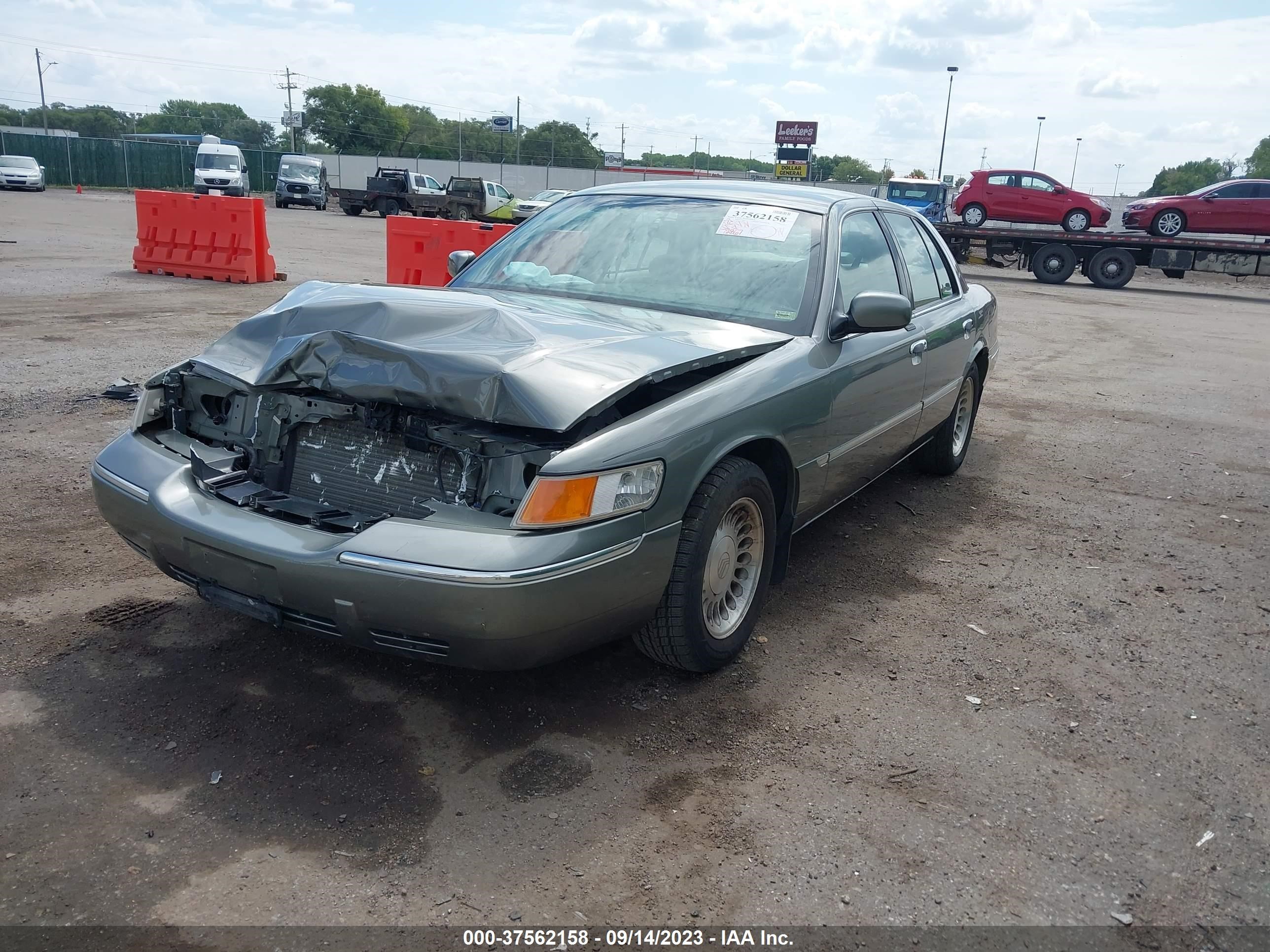 Photo 1 VIN: 2MEFM75W31X624185 - MERCURY GRAND MARQUIS 