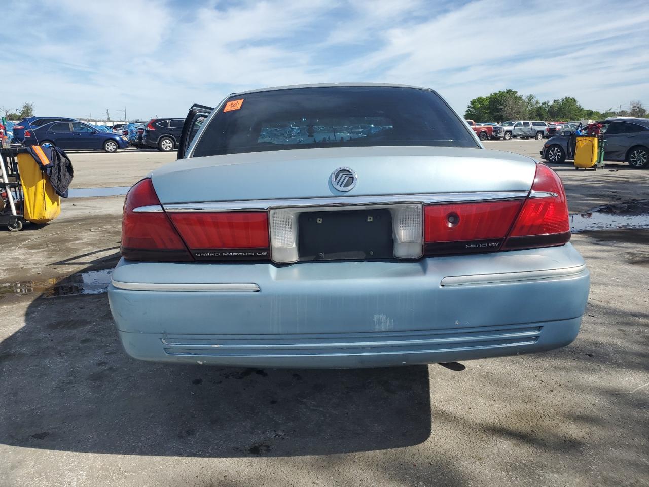 Photo 5 VIN: 2MEFM75W31X697105 - MERCURY GRAND MARQUIS 