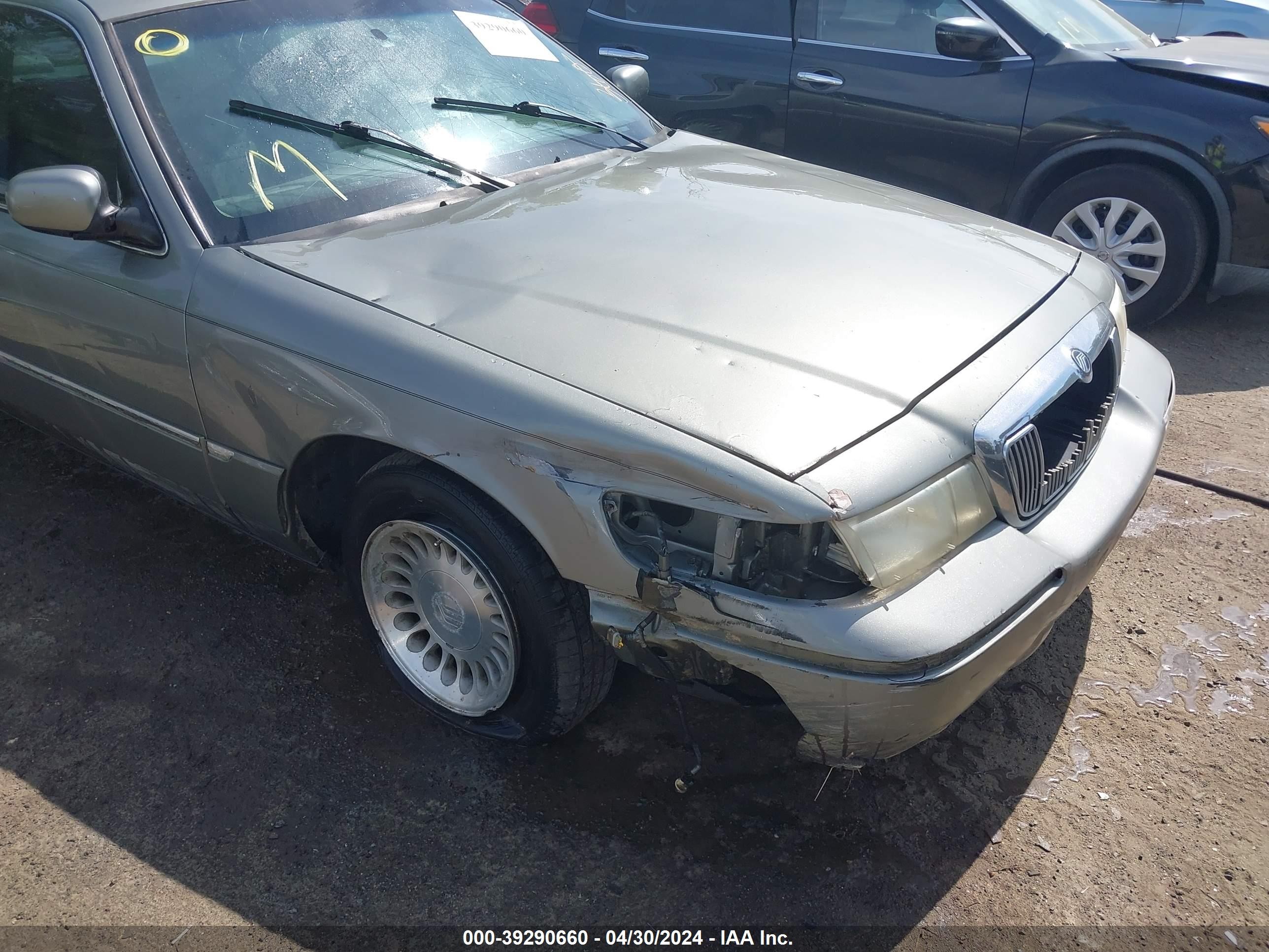 Photo 5 VIN: 2MEFM75W31X698013 - MERCURY GRAND MARQUIS 