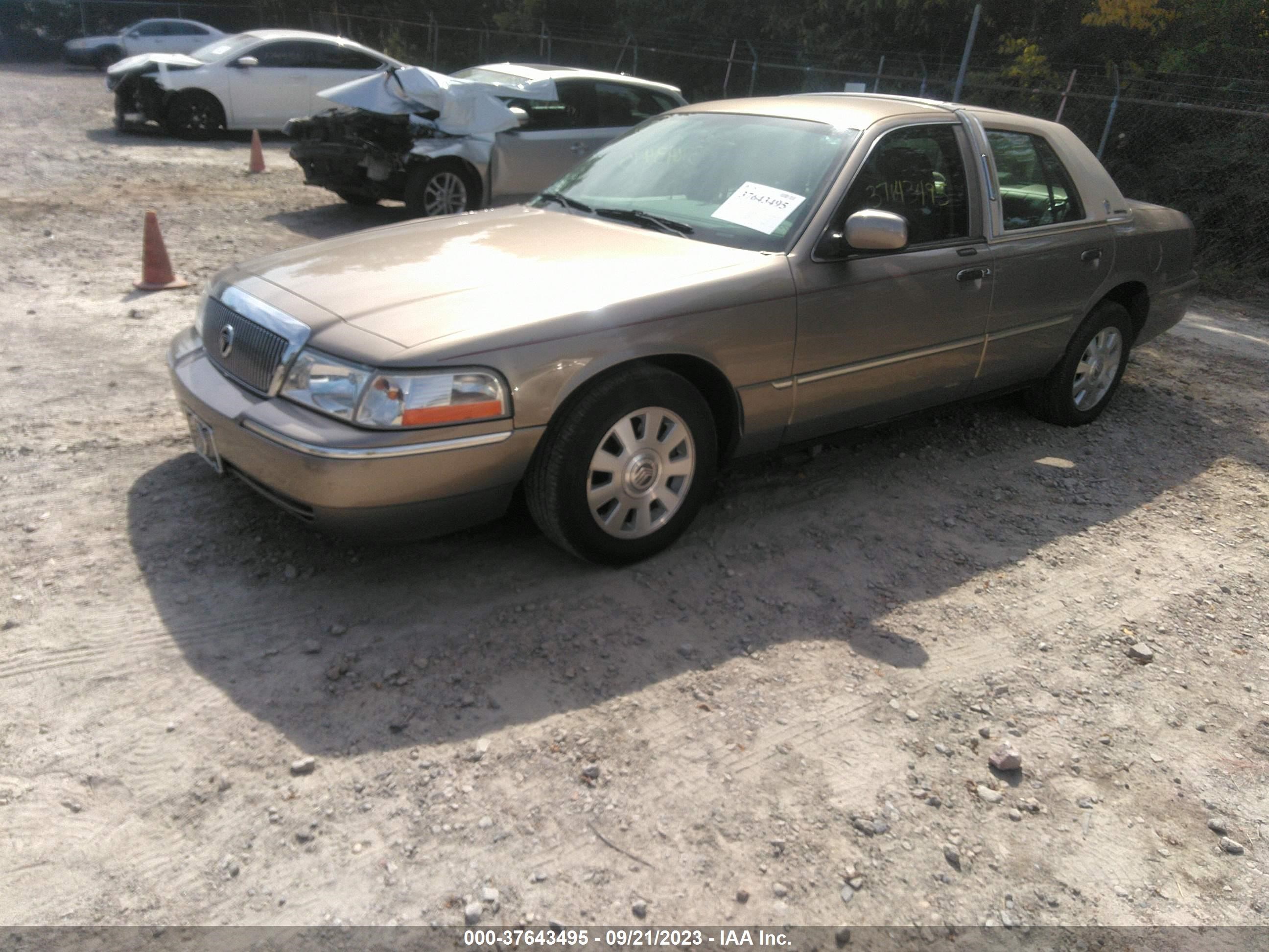 Photo 1 VIN: 2MEFM75W33X698225 - MERCURY GRAND MARQUIS 