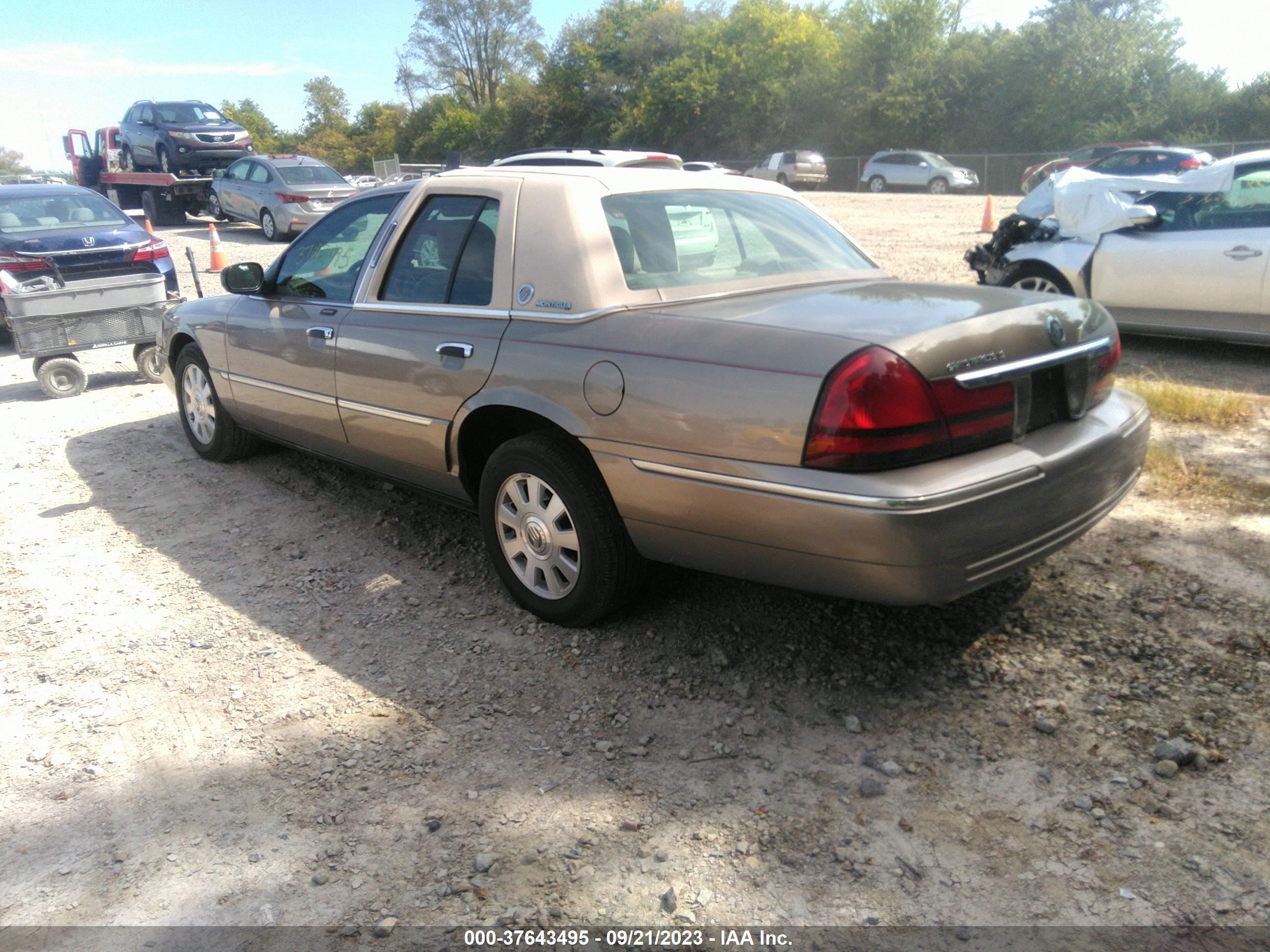 Photo 2 VIN: 2MEFM75W33X698225 - MERCURY GRAND MARQUIS 