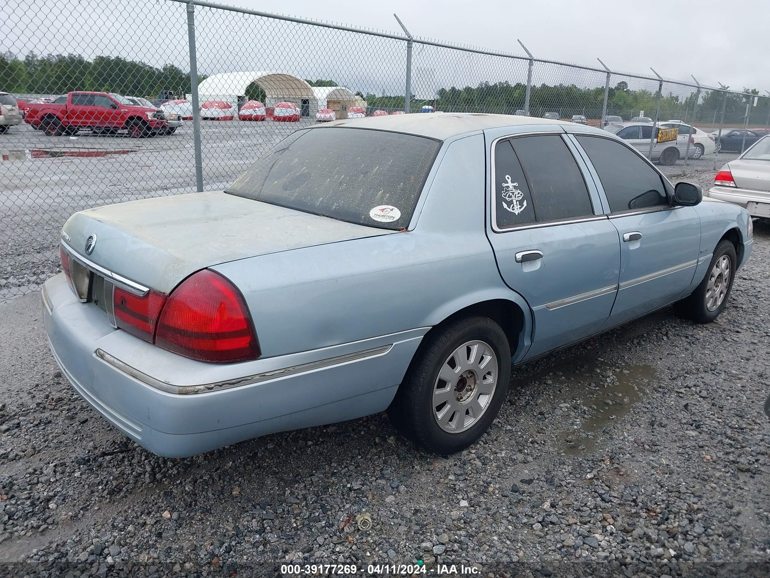 Photo 3 VIN: 2MEFM75W34X692376 - MERCURY GRAND MARQUIS 