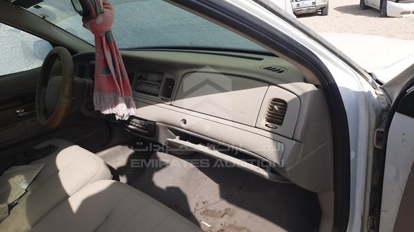 Photo 21 VIN: 2MEFM75W35X627948 - MERCURY GRAND MARQUIS 