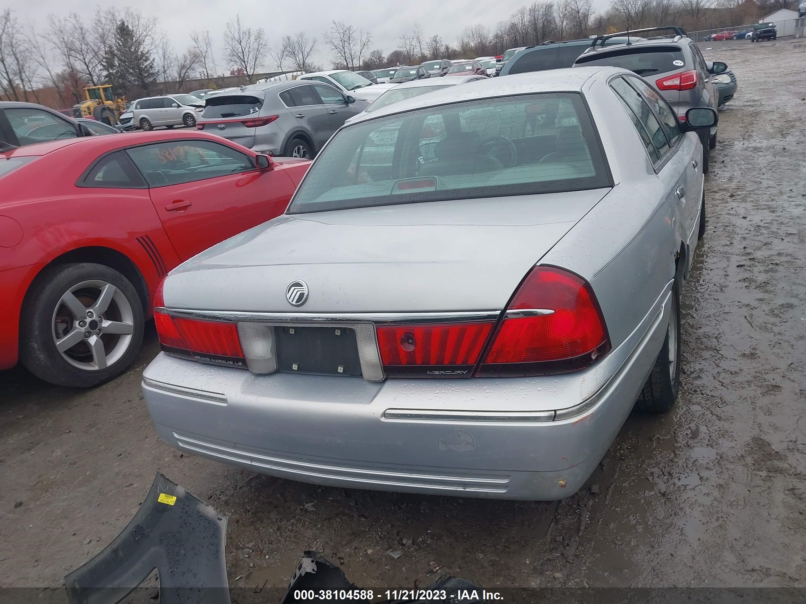 Photo 15 VIN: 2MEFM75W3XX632568 - MERCURY GRAND MARQUIS 