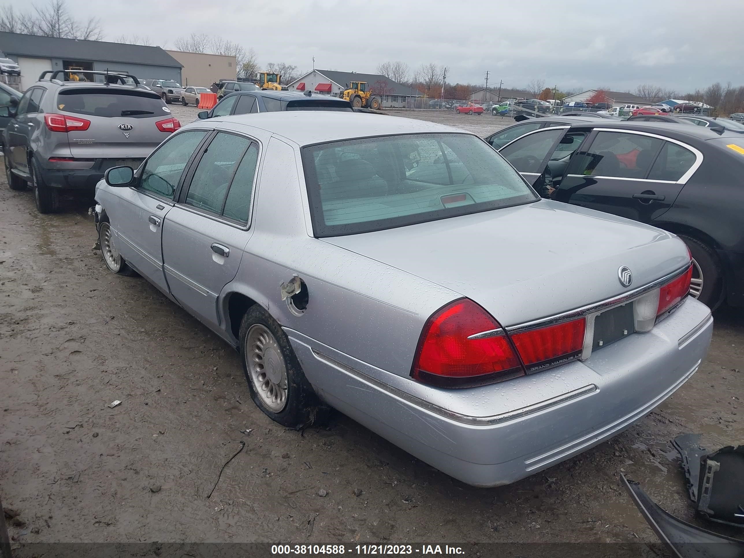 Photo 2 VIN: 2MEFM75W3XX632568 - MERCURY GRAND MARQUIS 