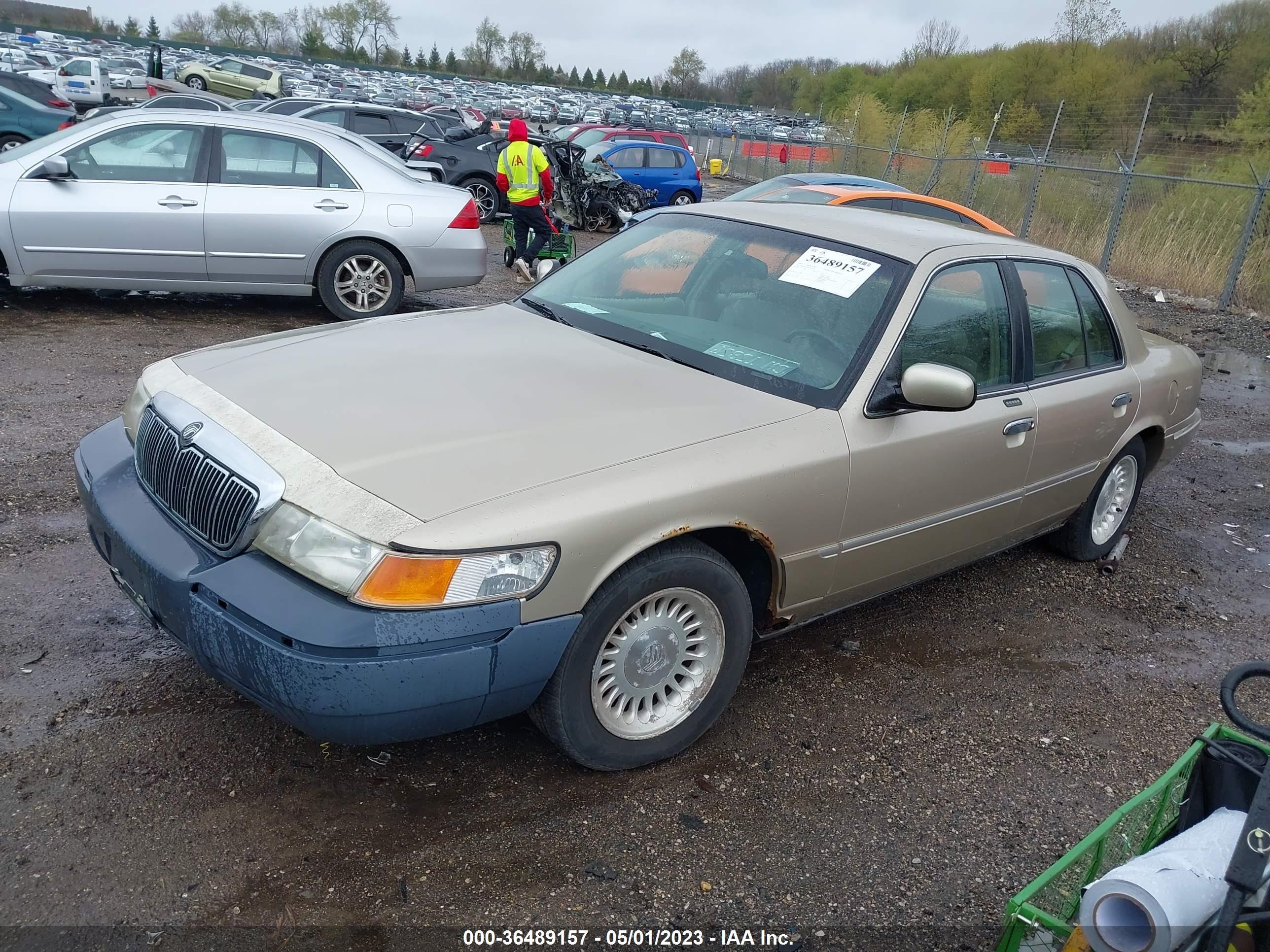 Photo 1 VIN: 2MEFM75W3XX677591 - MERCURY GRAND MARQUIS 