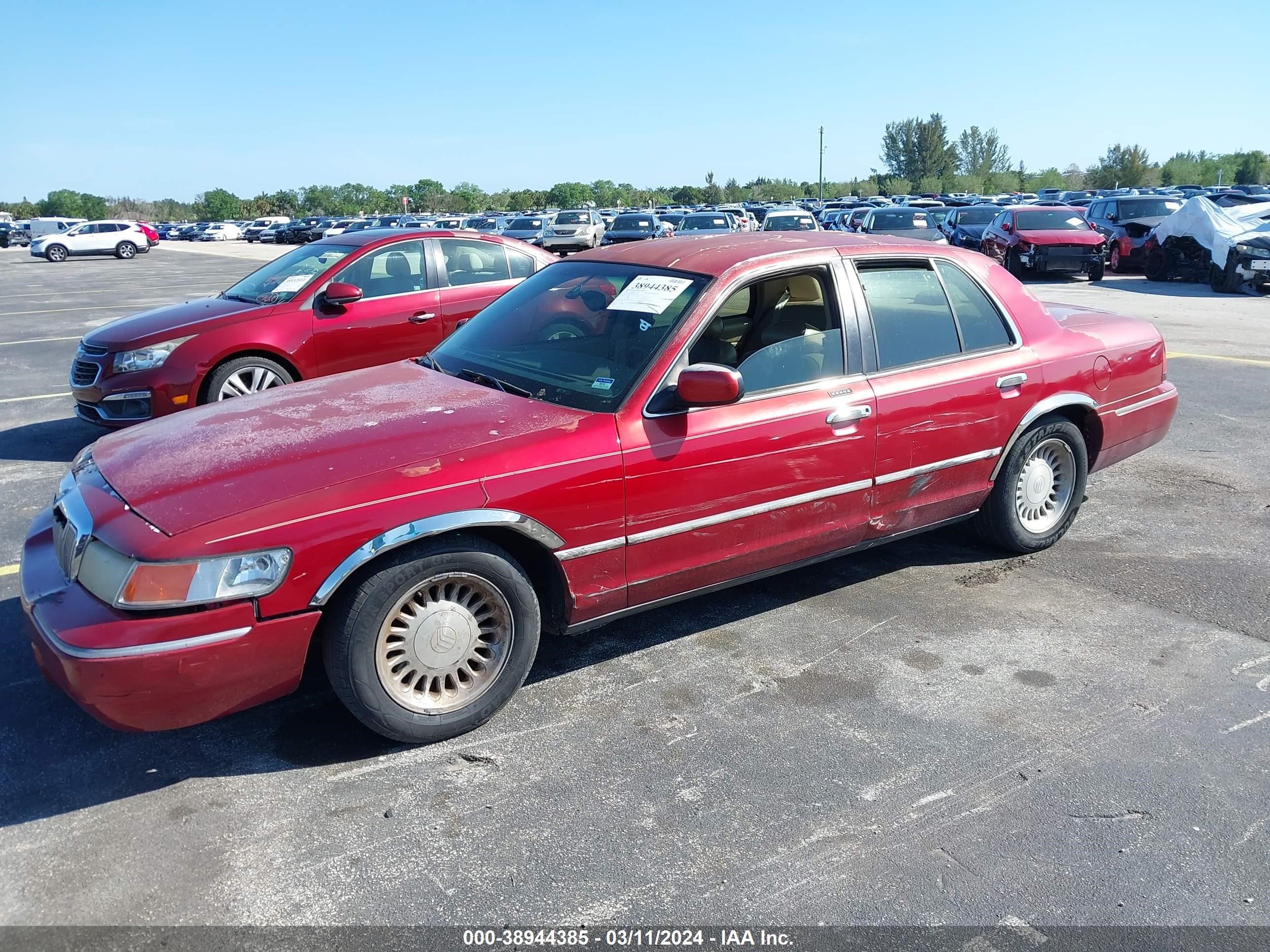 Photo 1 VIN: 2MEFM75W3XX735196 - MERCURY GRAND MARQUIS 