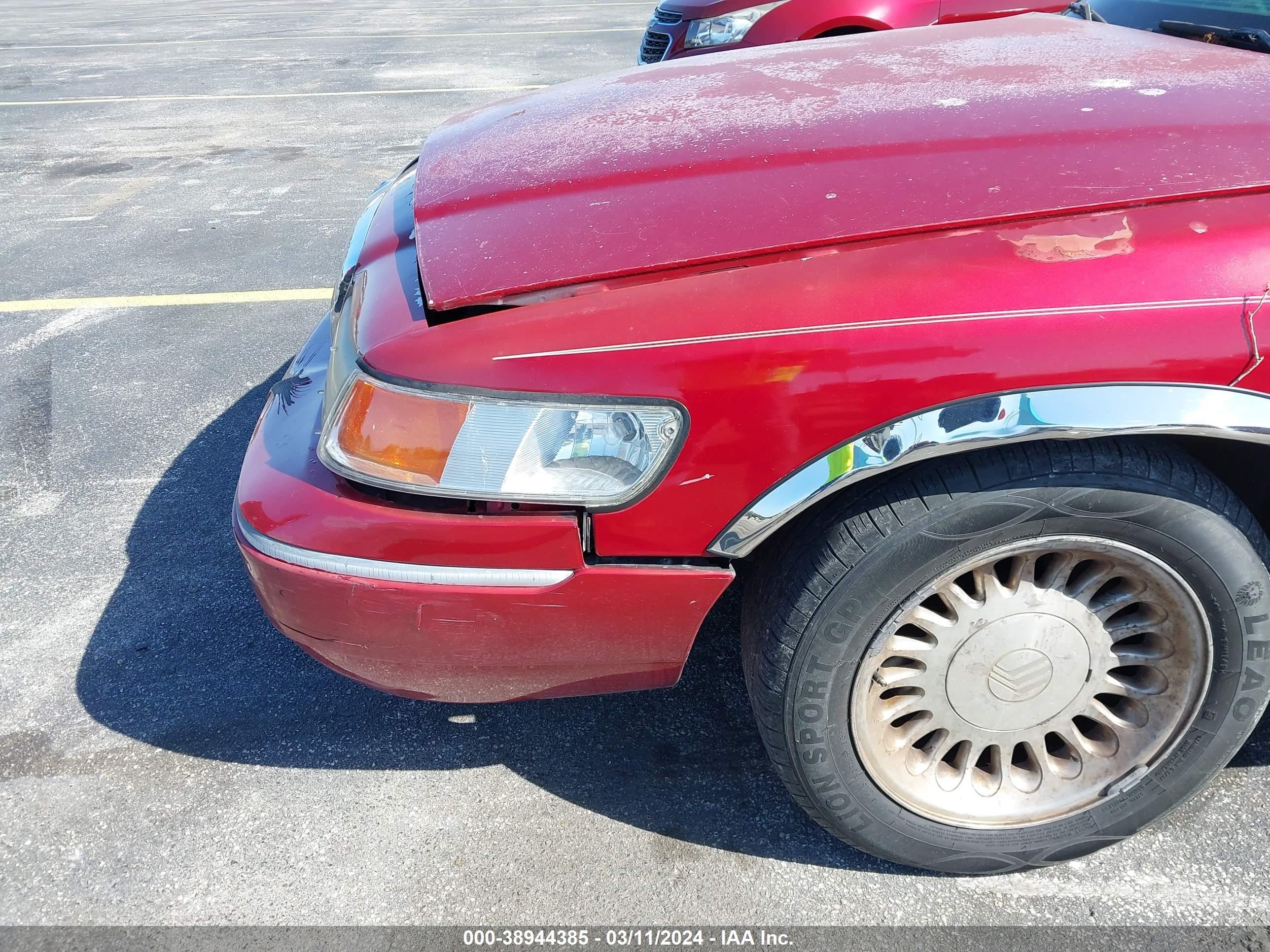 Photo 12 VIN: 2MEFM75W3XX735196 - MERCURY GRAND MARQUIS 