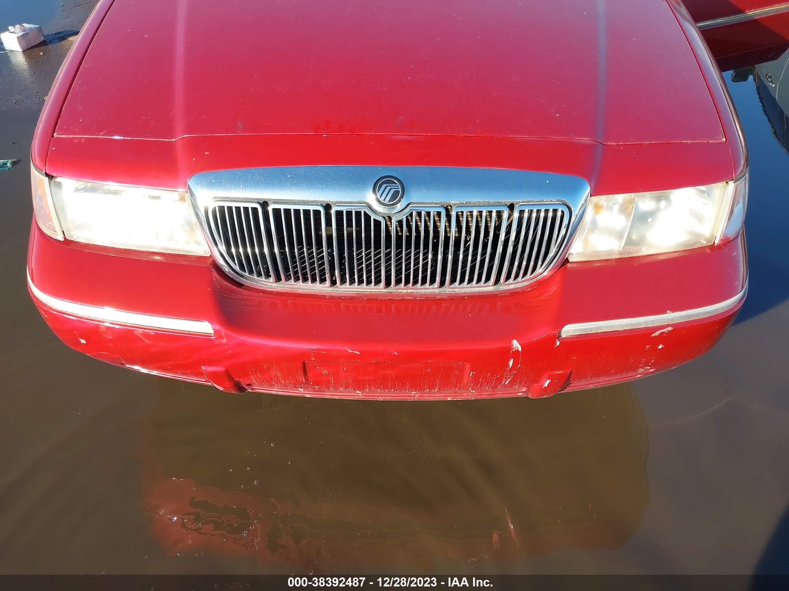 Photo 5 VIN: 2MEFM75W3YX651798 - MERCURY GRAND MARQUIS 