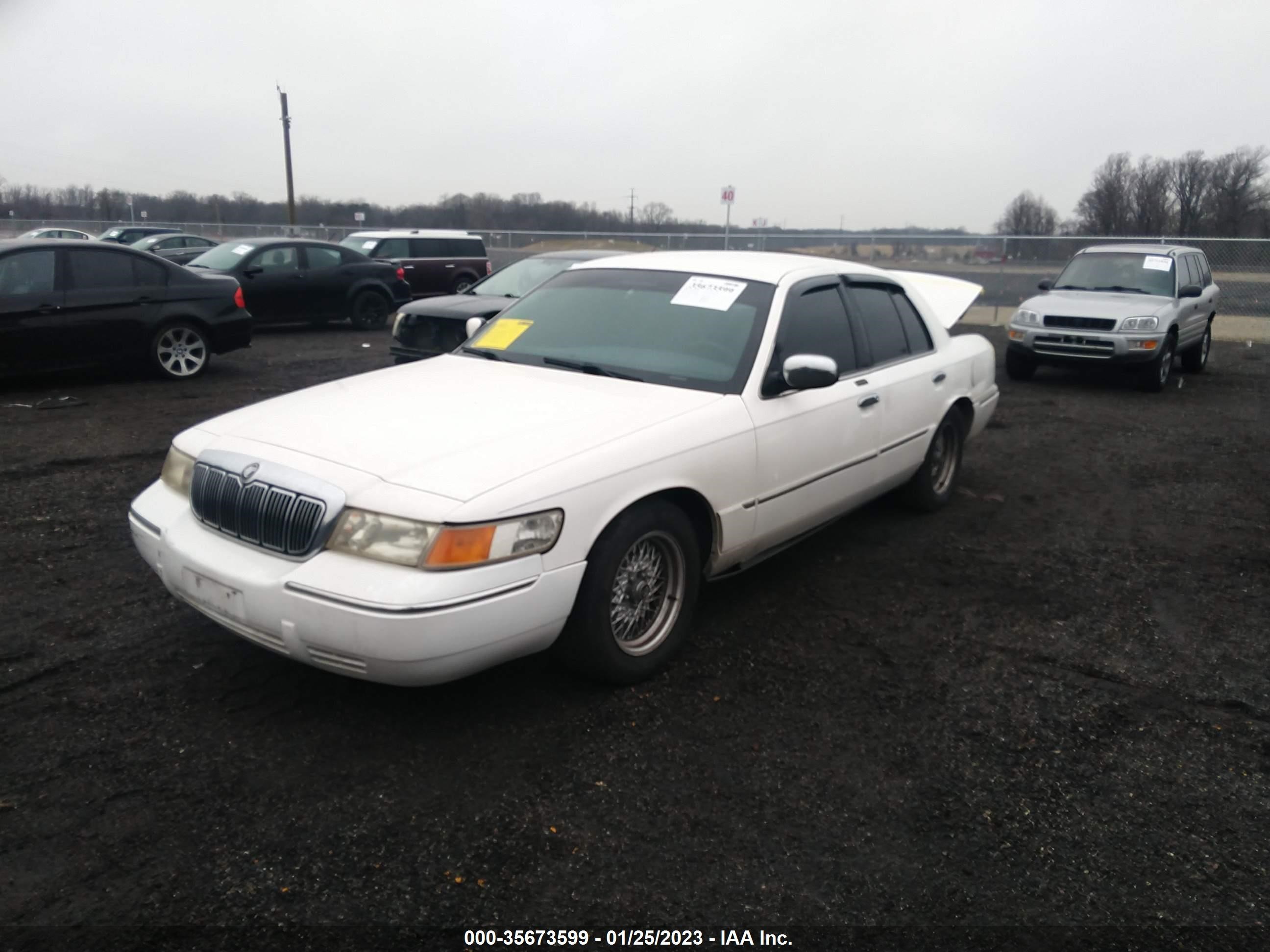 Photo 1 VIN: 2MEFM75W41X620243 - MERCURY GRAND MARQUIS 