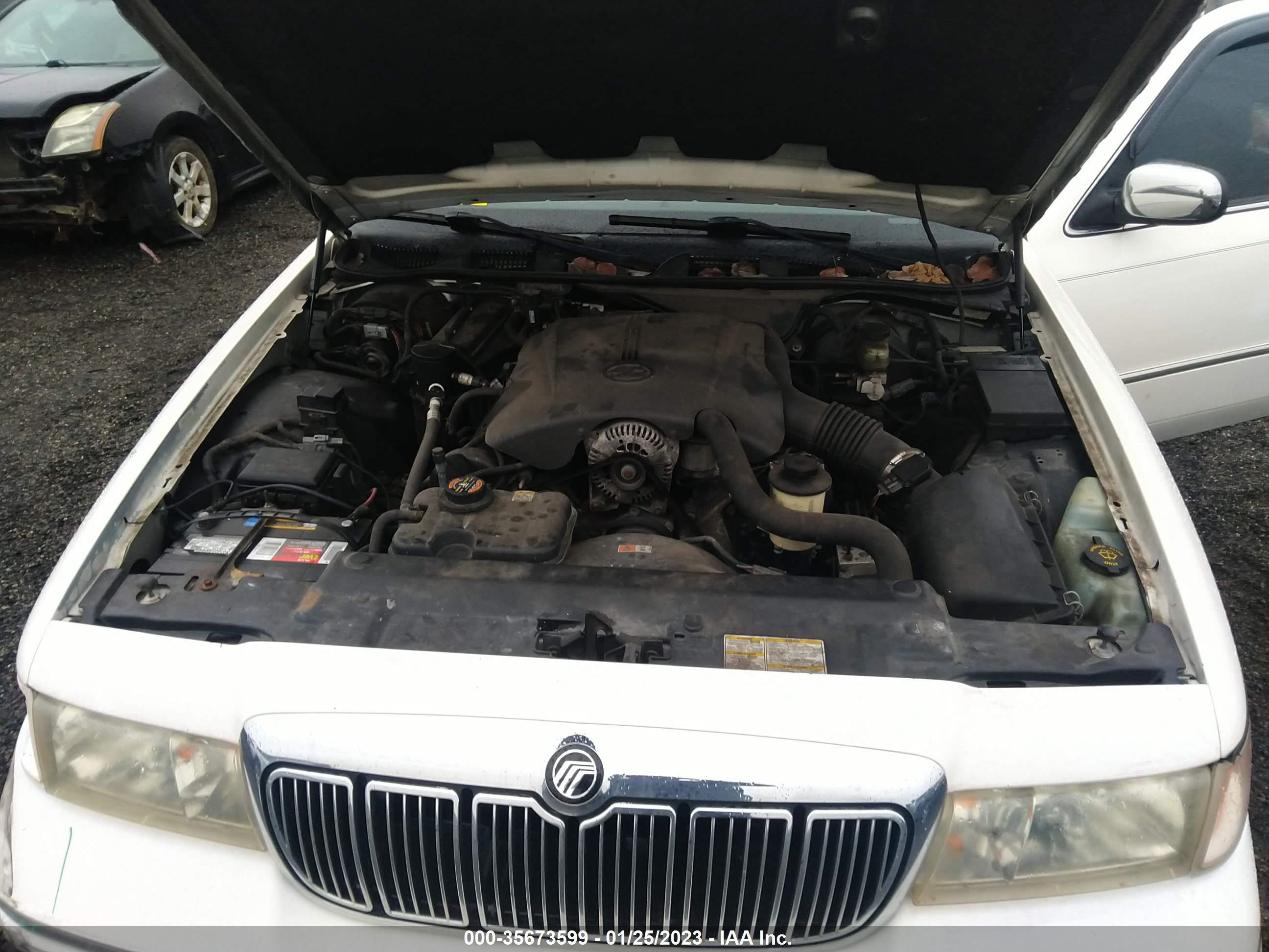 Photo 9 VIN: 2MEFM75W41X620243 - MERCURY GRAND MARQUIS 