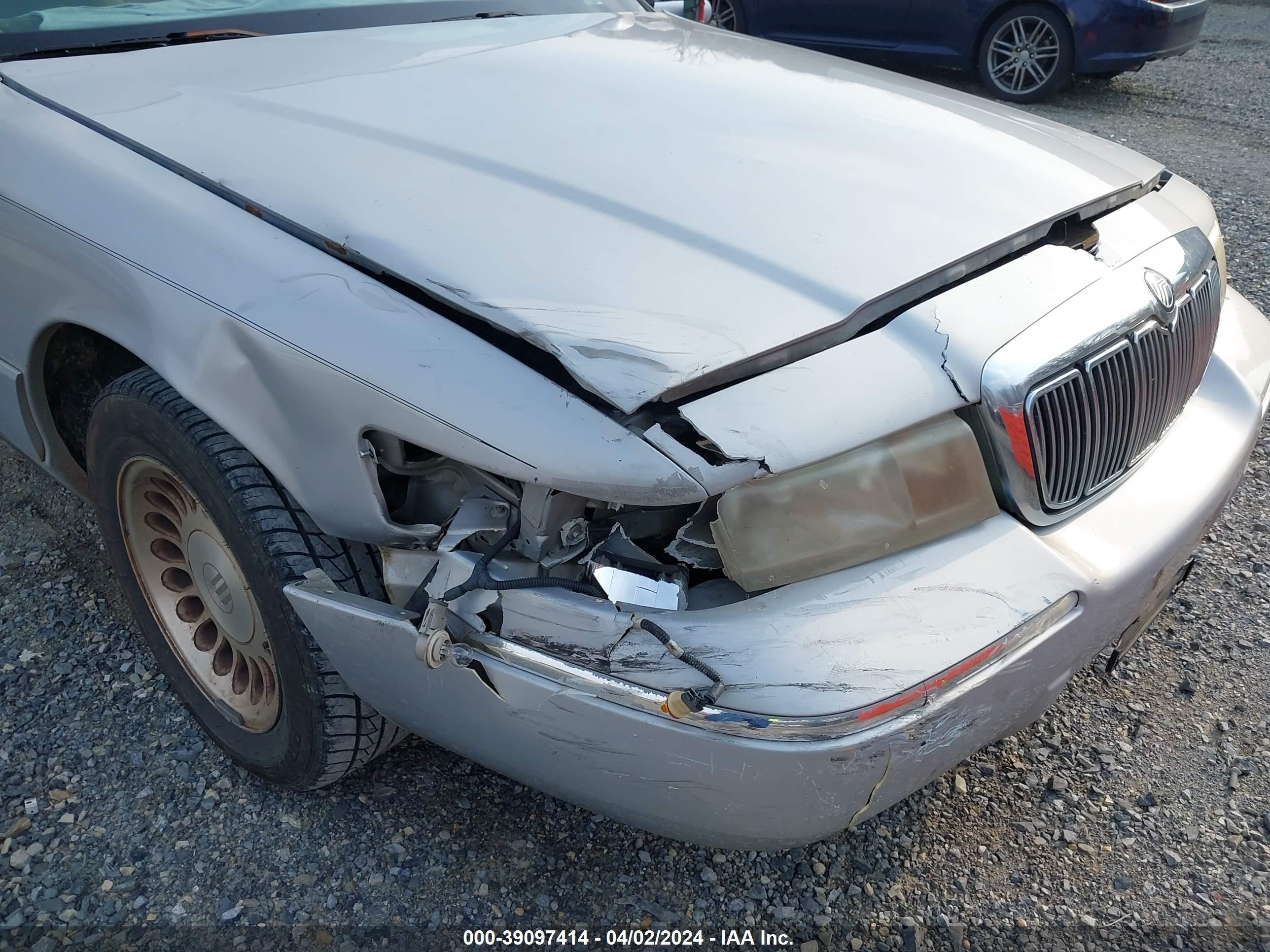 Photo 5 VIN: 2MEFM75W41X697159 - MERCURY GRAND MARQUIS 