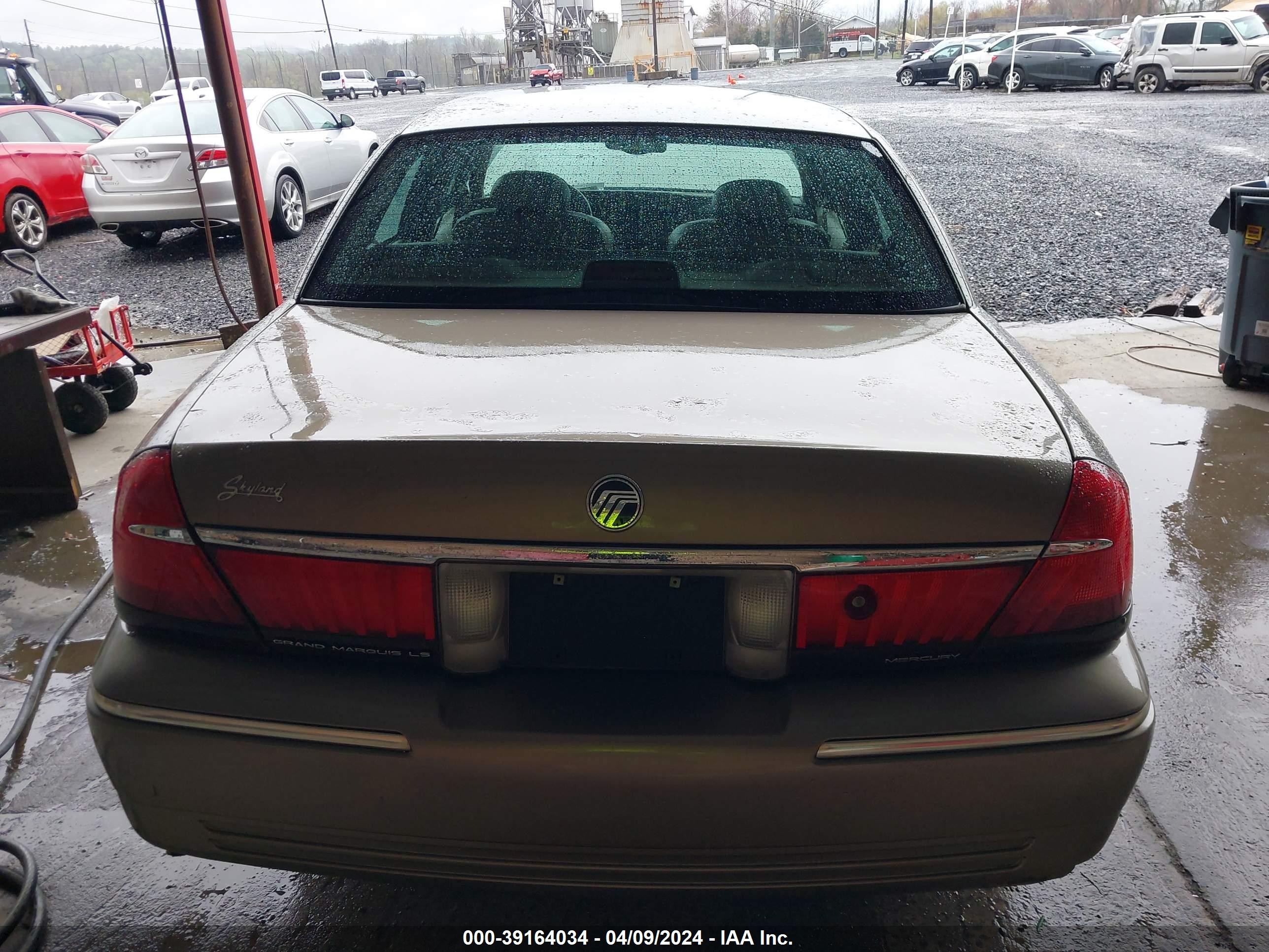 Photo 16 VIN: 2MEFM75W42X646150 - MERCURY GRAND MARQUIS 