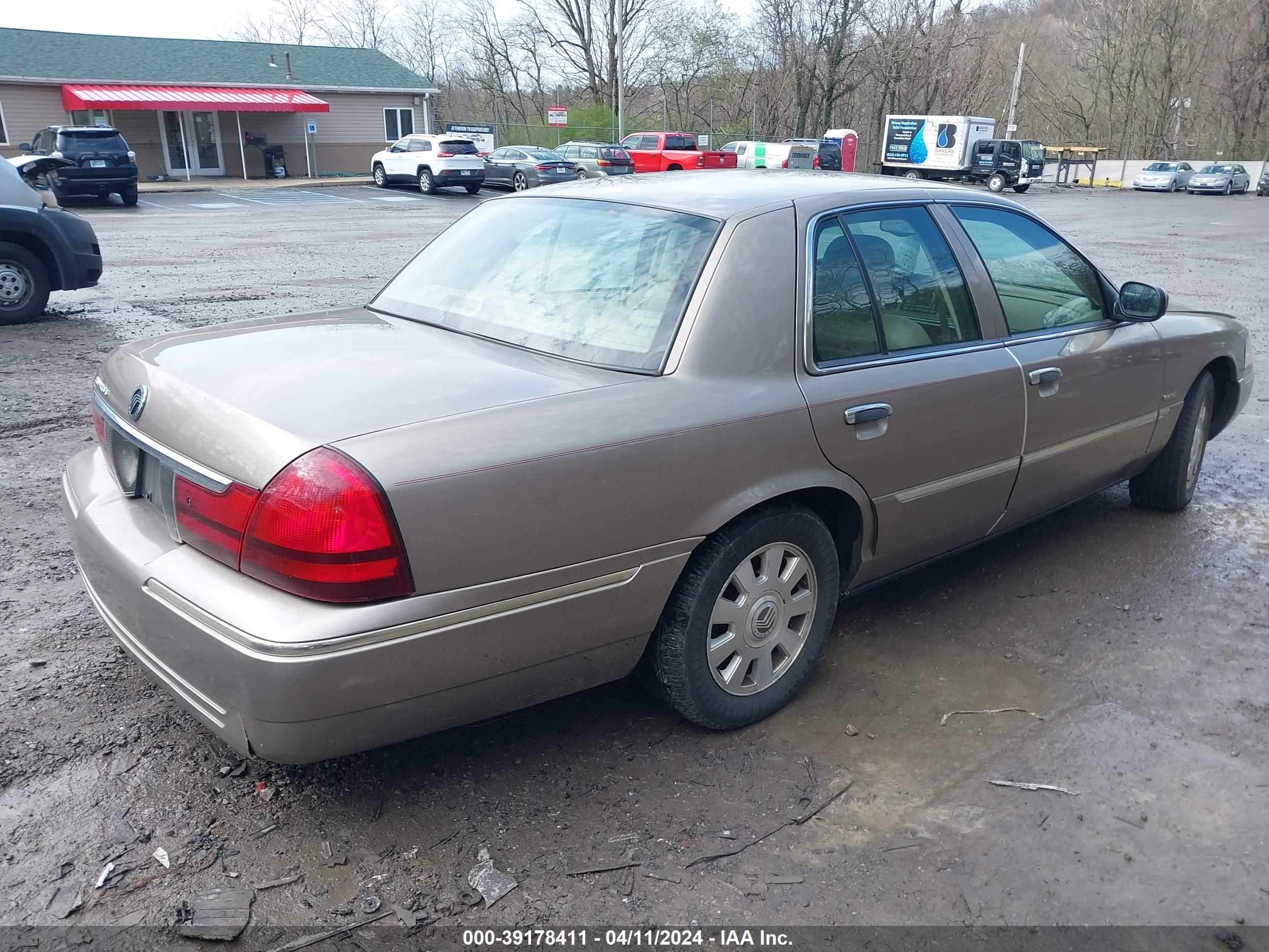 Photo 3 VIN: 2MEFM75W44X640092 - MERCURY GRAND MARQUIS 