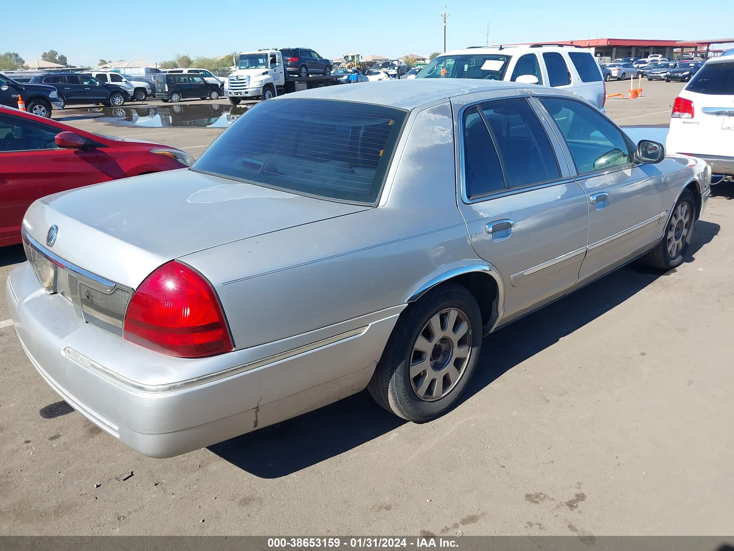 Photo 3 VIN: 2MEFM75W46X643920 - MERCURY GRAND MARQUIS 