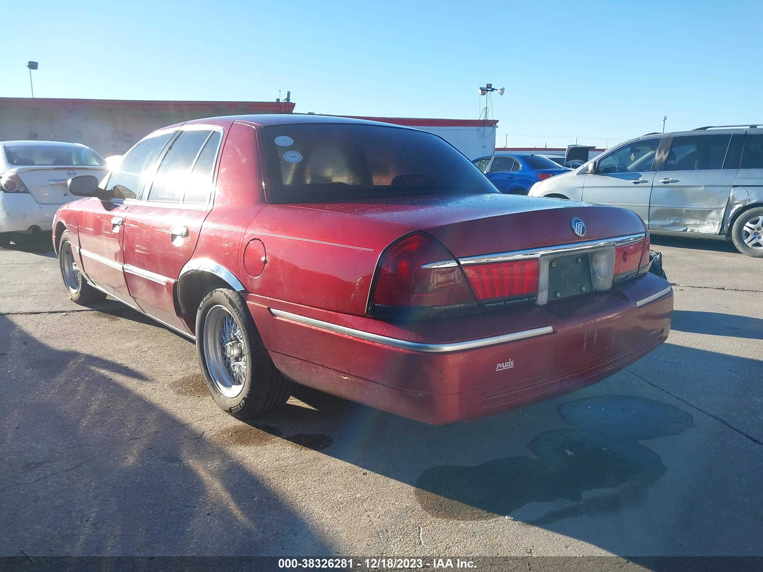 Photo 2 VIN: 2MEFM75W4XX642753 - MERCURY GRAND MARQUIS 