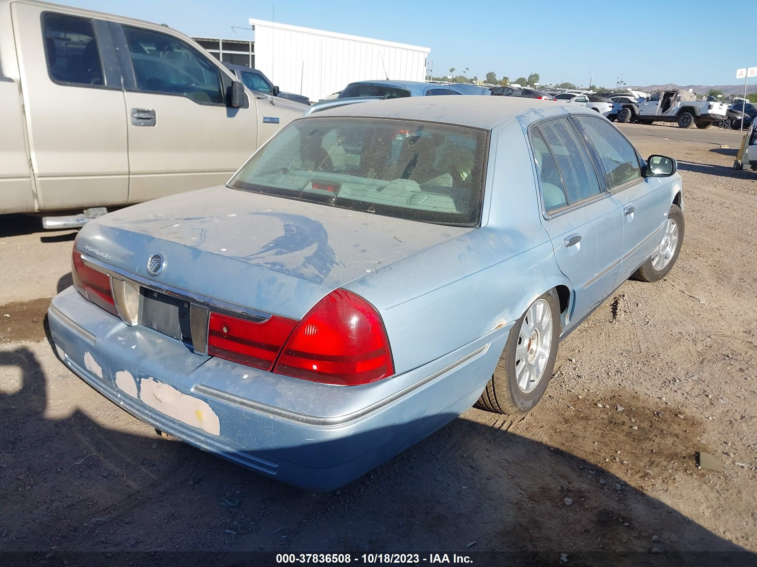 Photo 3 VIN: 2MEFM75W53X622781 - MERCURY GRAND MARQUIS 