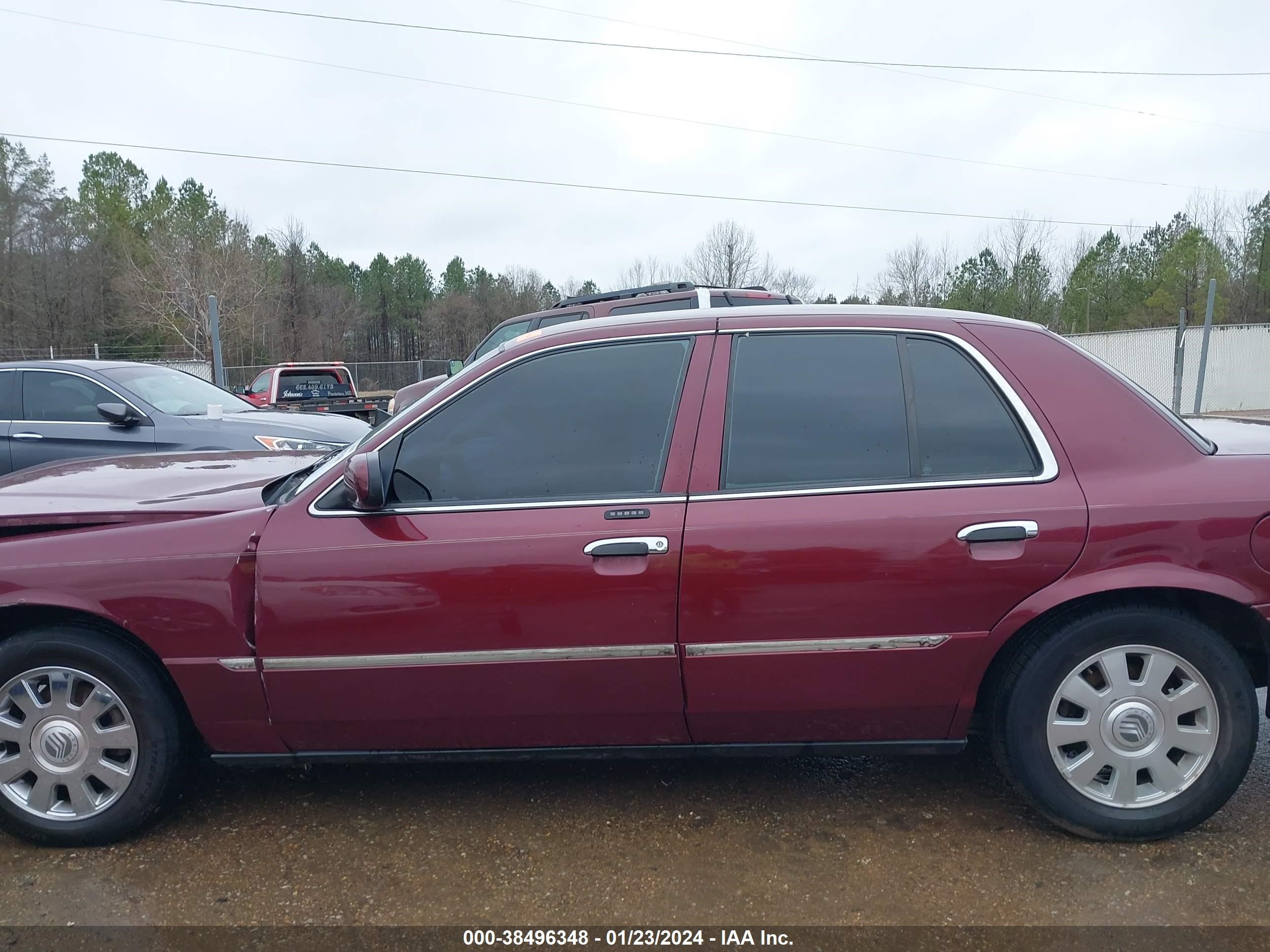 Photo 13 VIN: 2MEFM75W55X603103 - MERCURY GRAND MARQUIS 