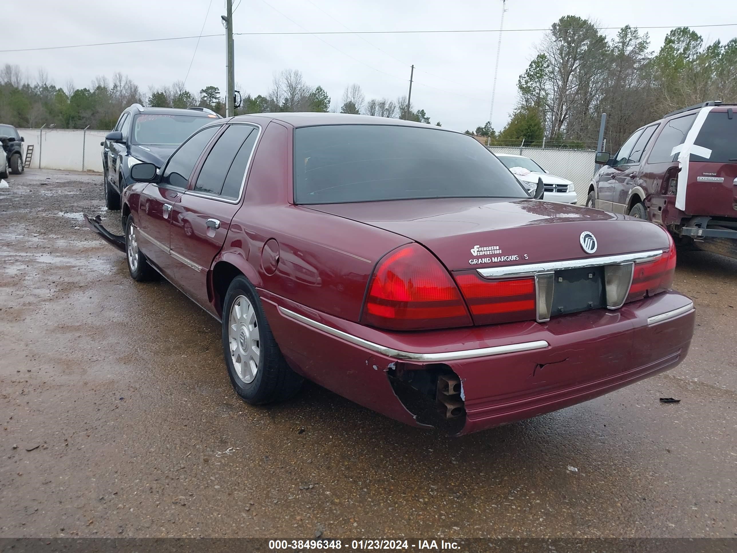 Photo 2 VIN: 2MEFM75W55X603103 - MERCURY GRAND MARQUIS 