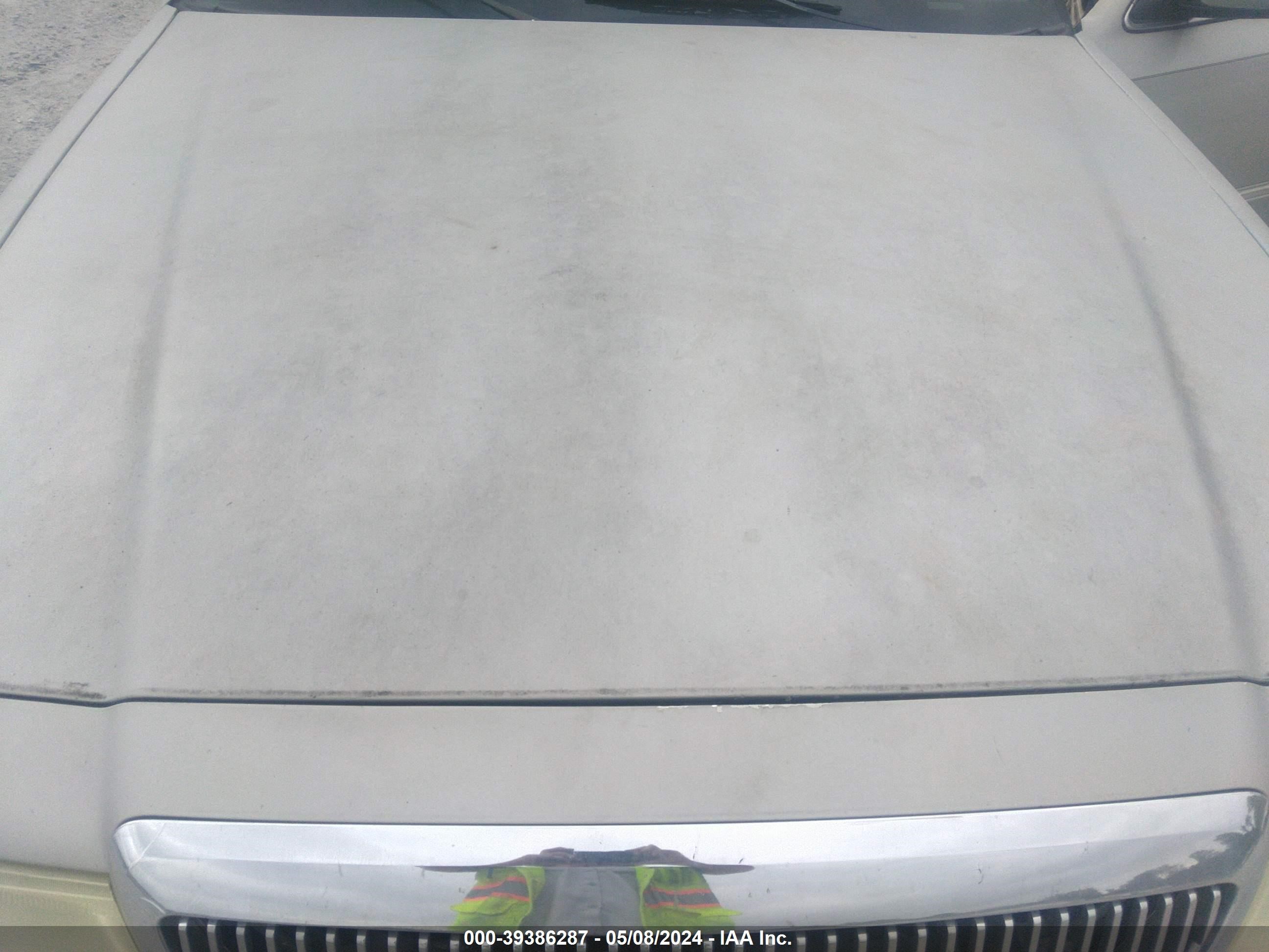 Photo 9 VIN: 2MEFM75W55X614649 - MERCURY GRAND MARQUIS 