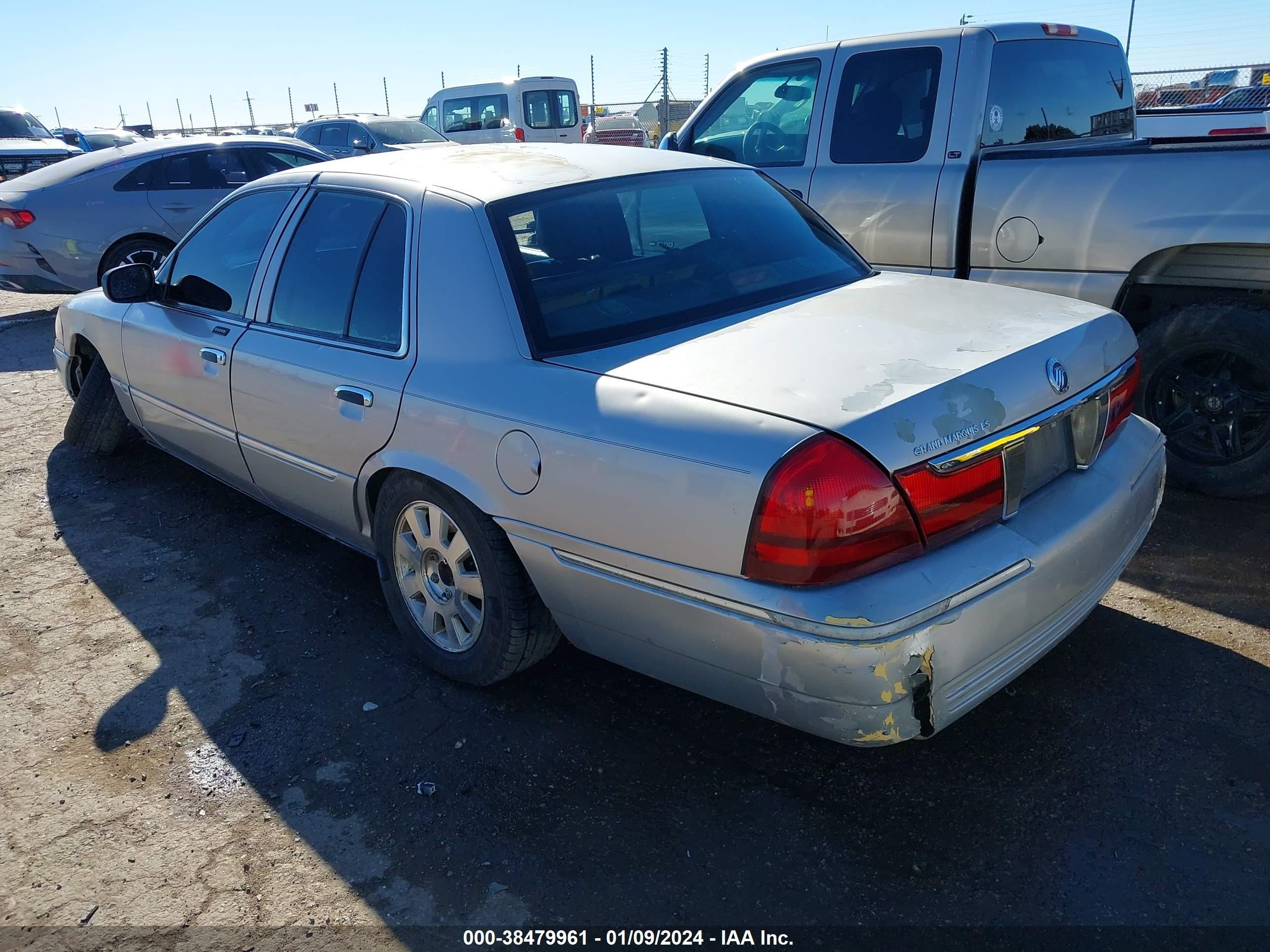 Photo 2 VIN: 2MEFM75W55X650244 - MERCURY GRAND MARQUIS 