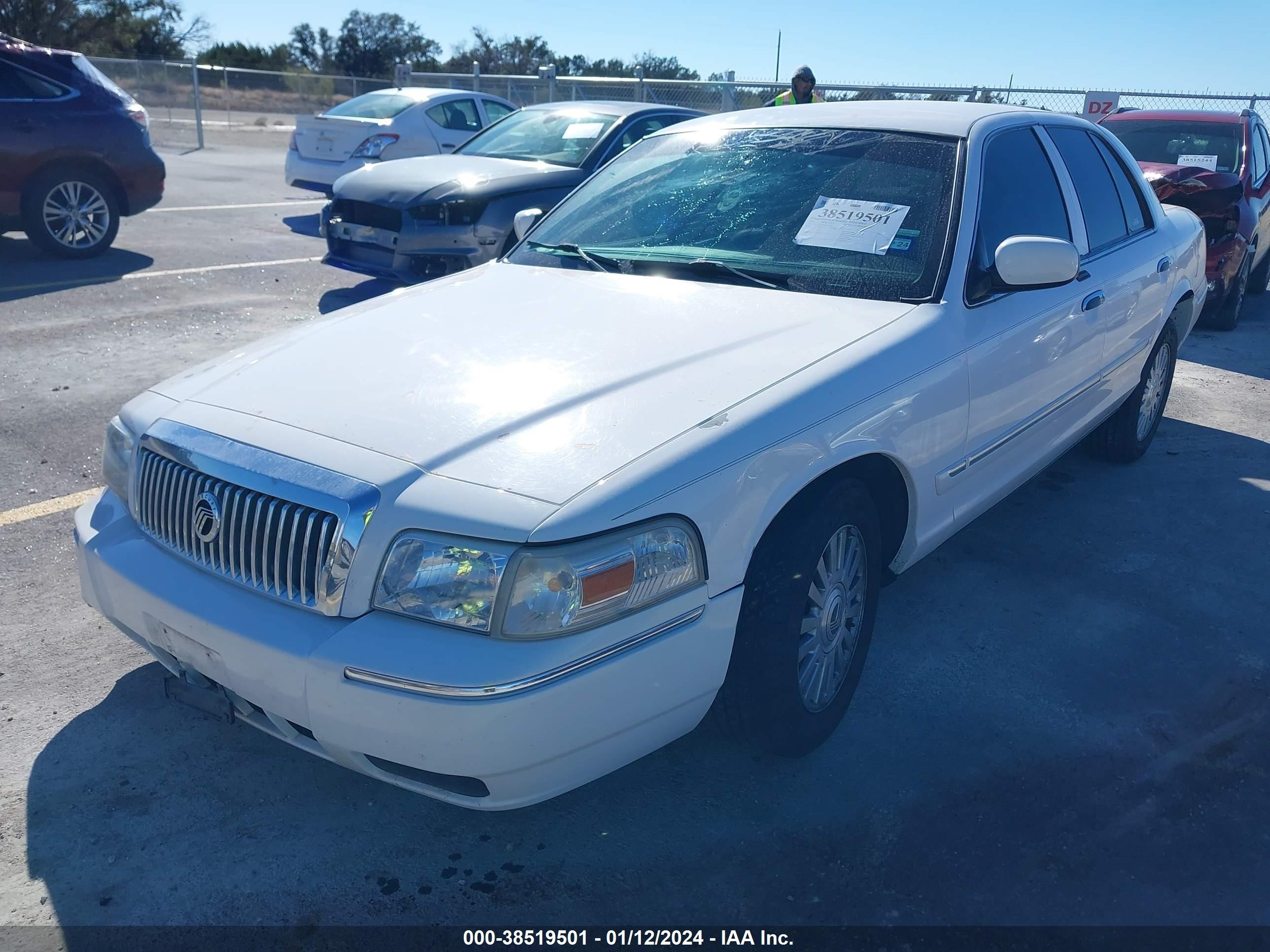 Photo 1 VIN: 2MEFM75W56X633493 - MERCURY GRAND MARQUIS 