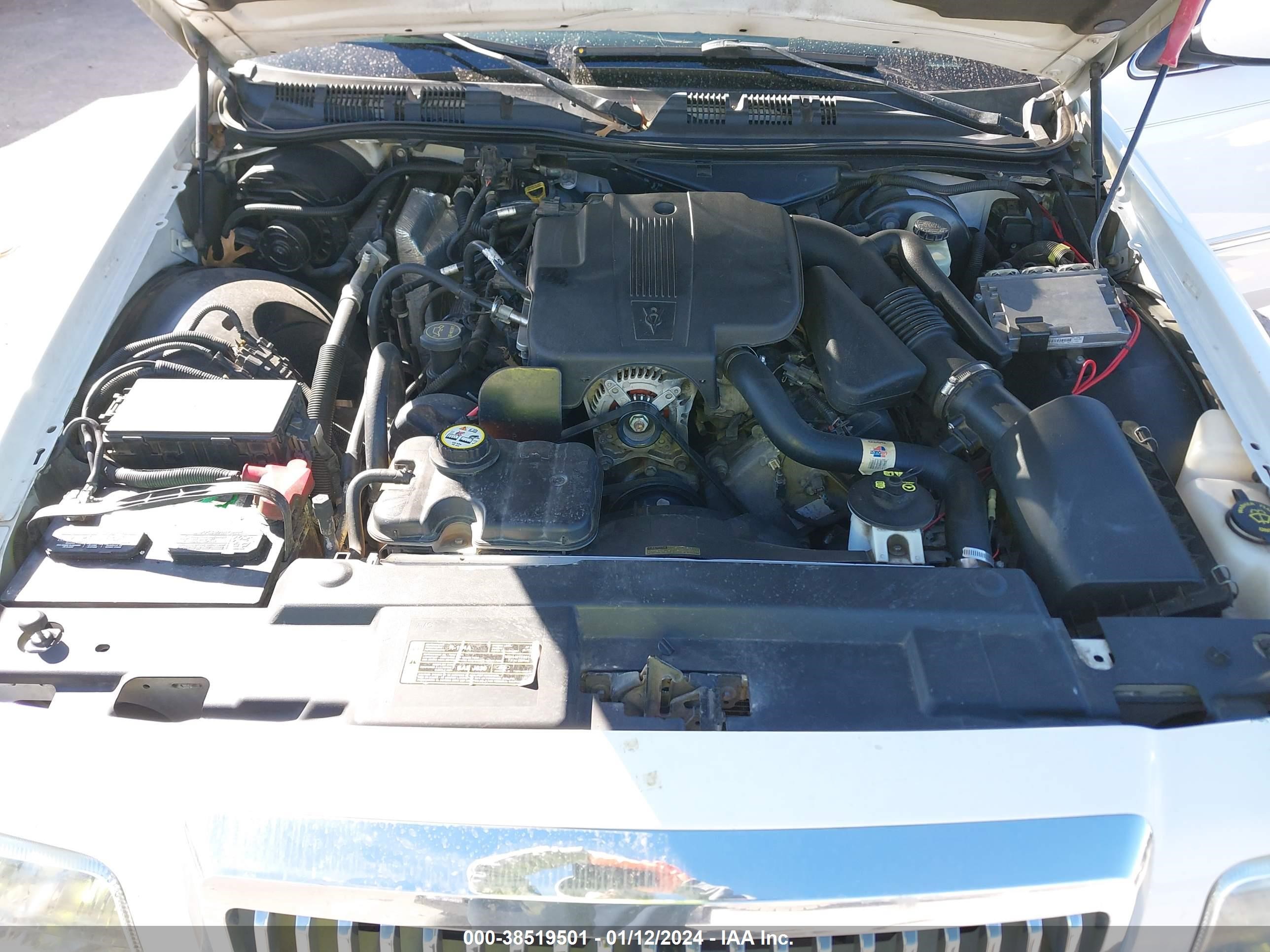 Photo 9 VIN: 2MEFM75W56X633493 - MERCURY GRAND MARQUIS 