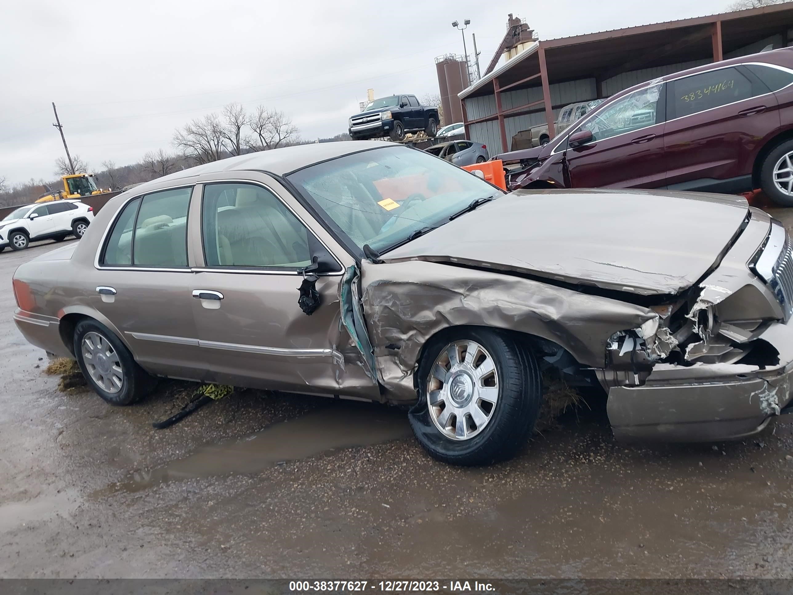 Photo 13 VIN: 2MEFM75W56X643554 - MERCURY GRAND MARQUIS 