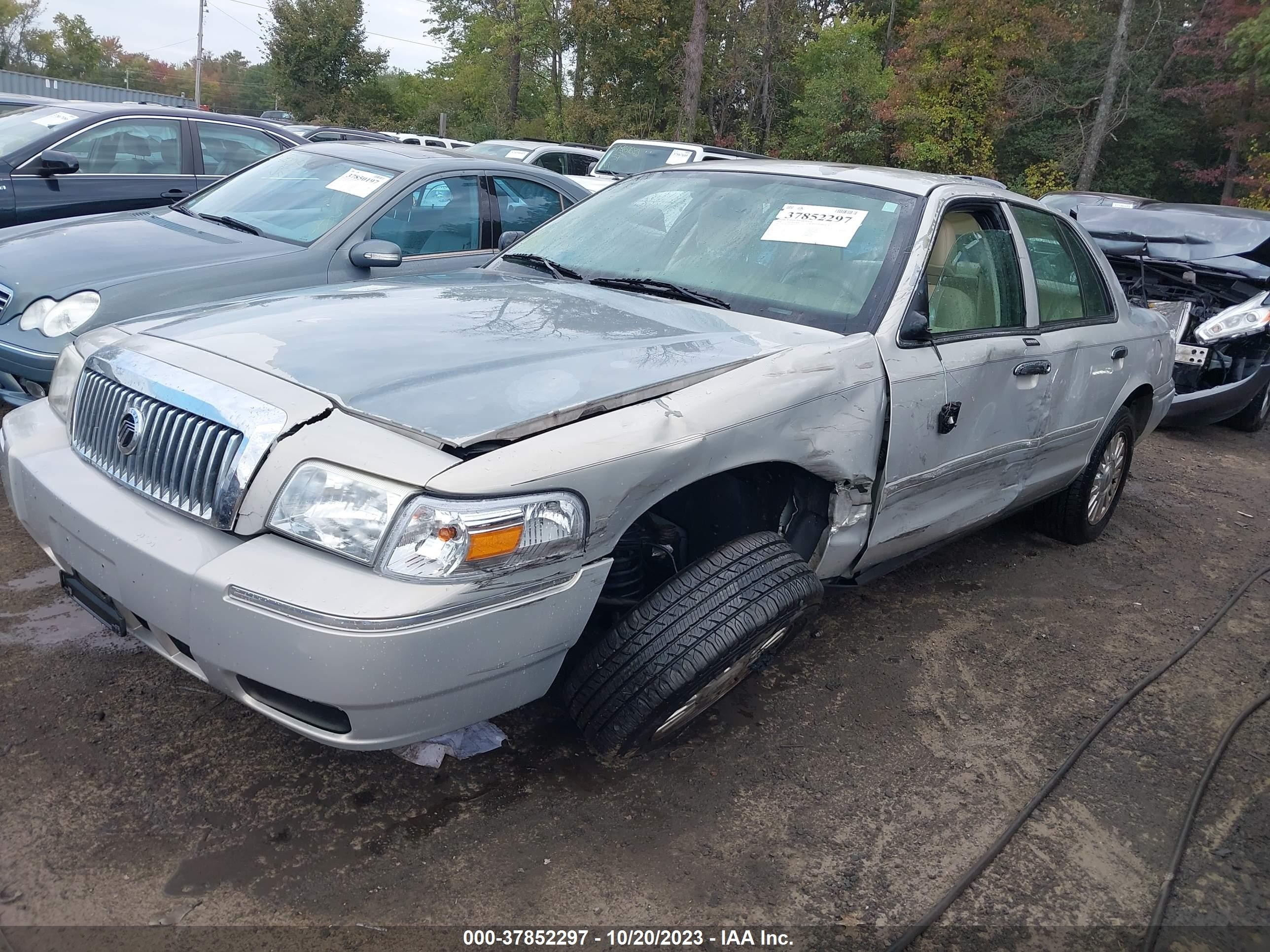 Photo 1 VIN: 2MEFM75W56X654330 - MERCURY GRAND MARQUIS 