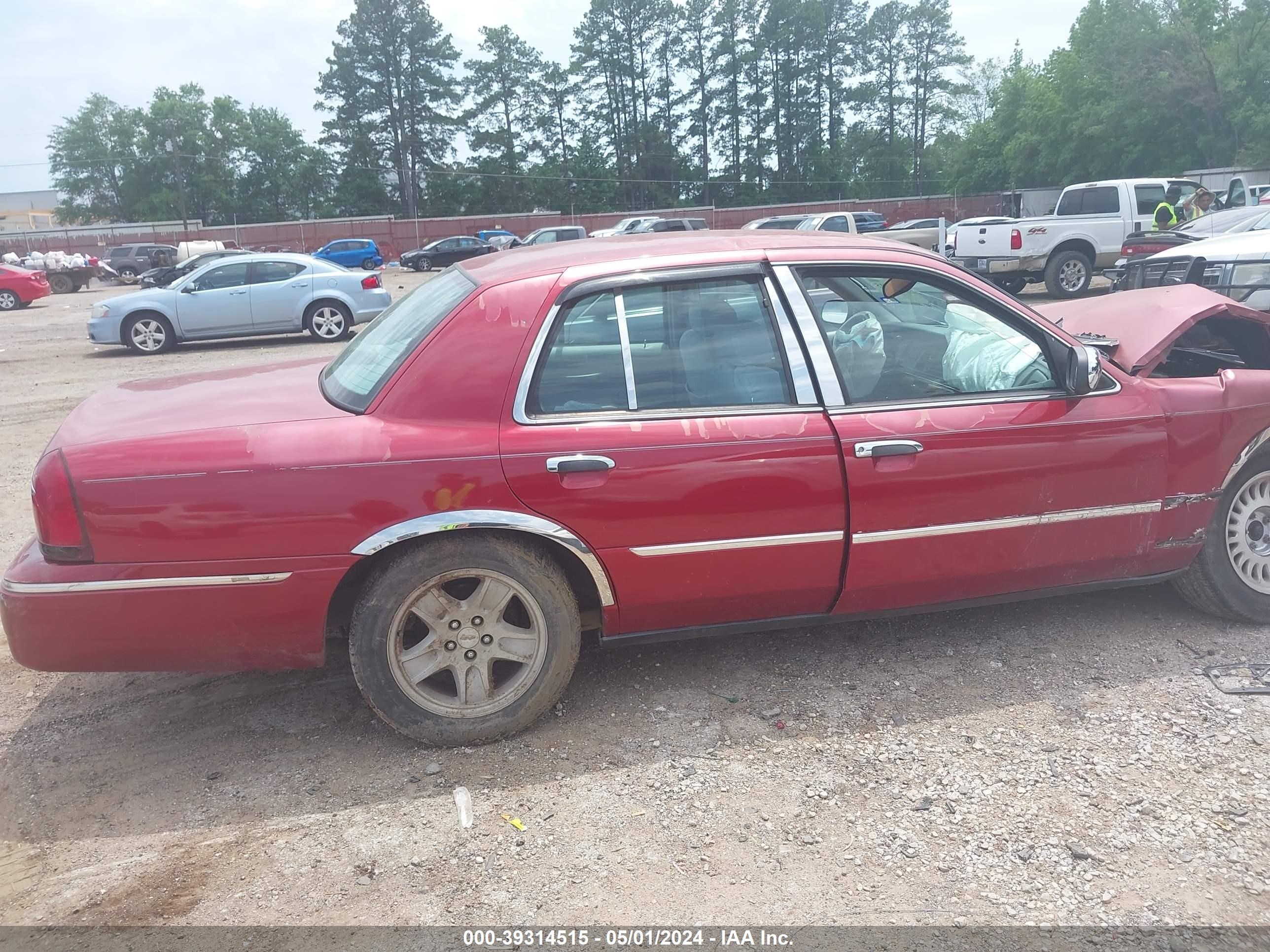 Photo 12 VIN: 2MEFM75W5WX607573 - MERCURY GRAND MARQUIS 