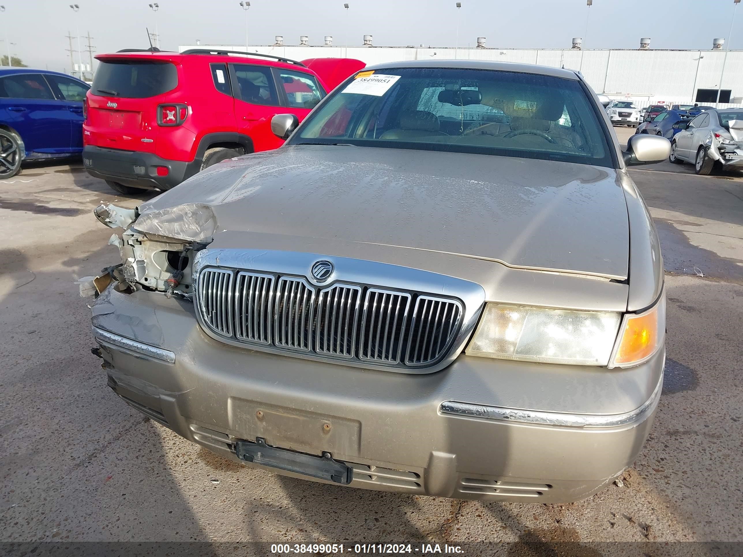 Photo 11 VIN: 2MEFM75W5YX621184 - MERCURY GRAND MARQUIS 