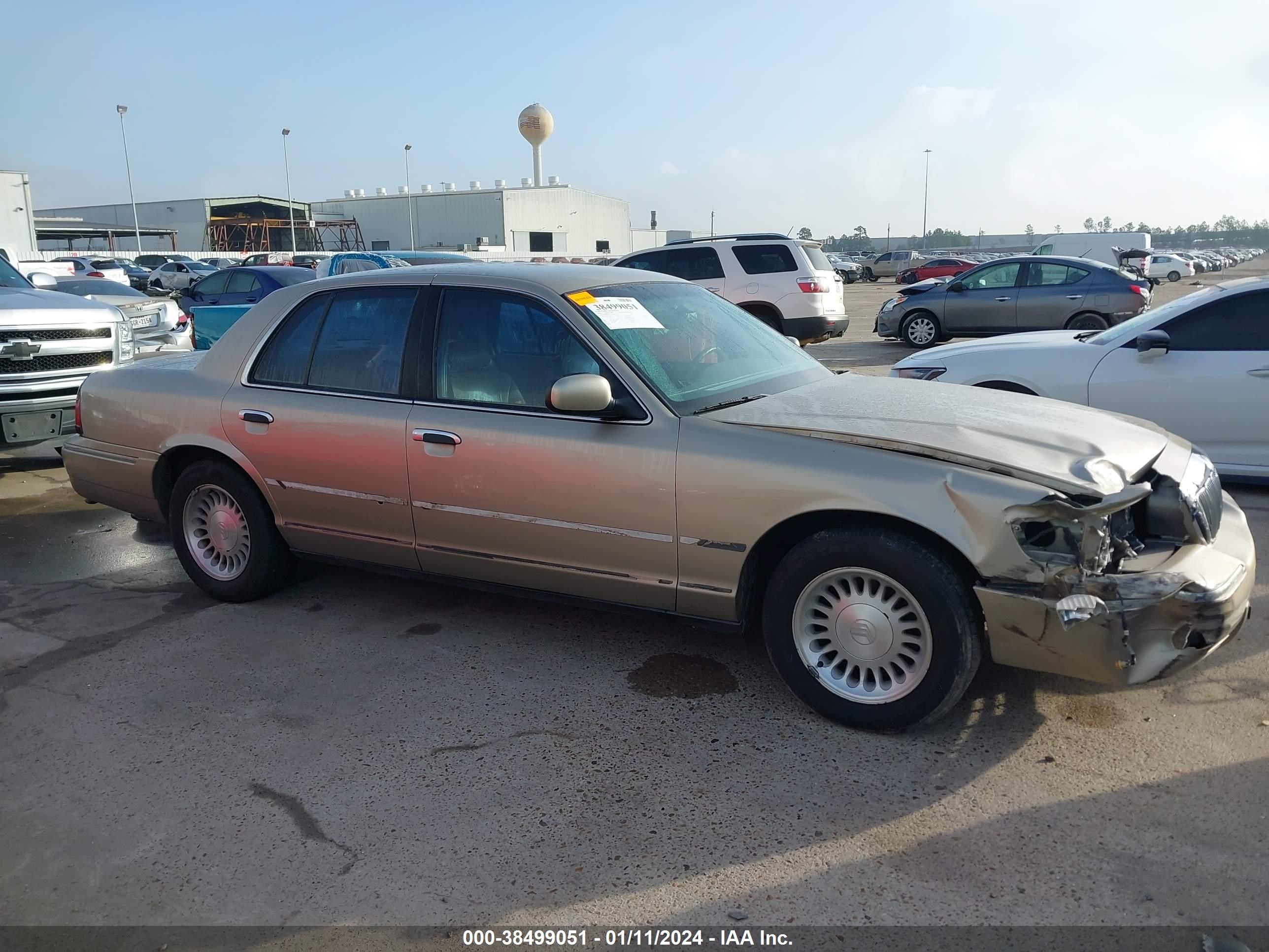 Photo 12 VIN: 2MEFM75W5YX621184 - MERCURY GRAND MARQUIS 