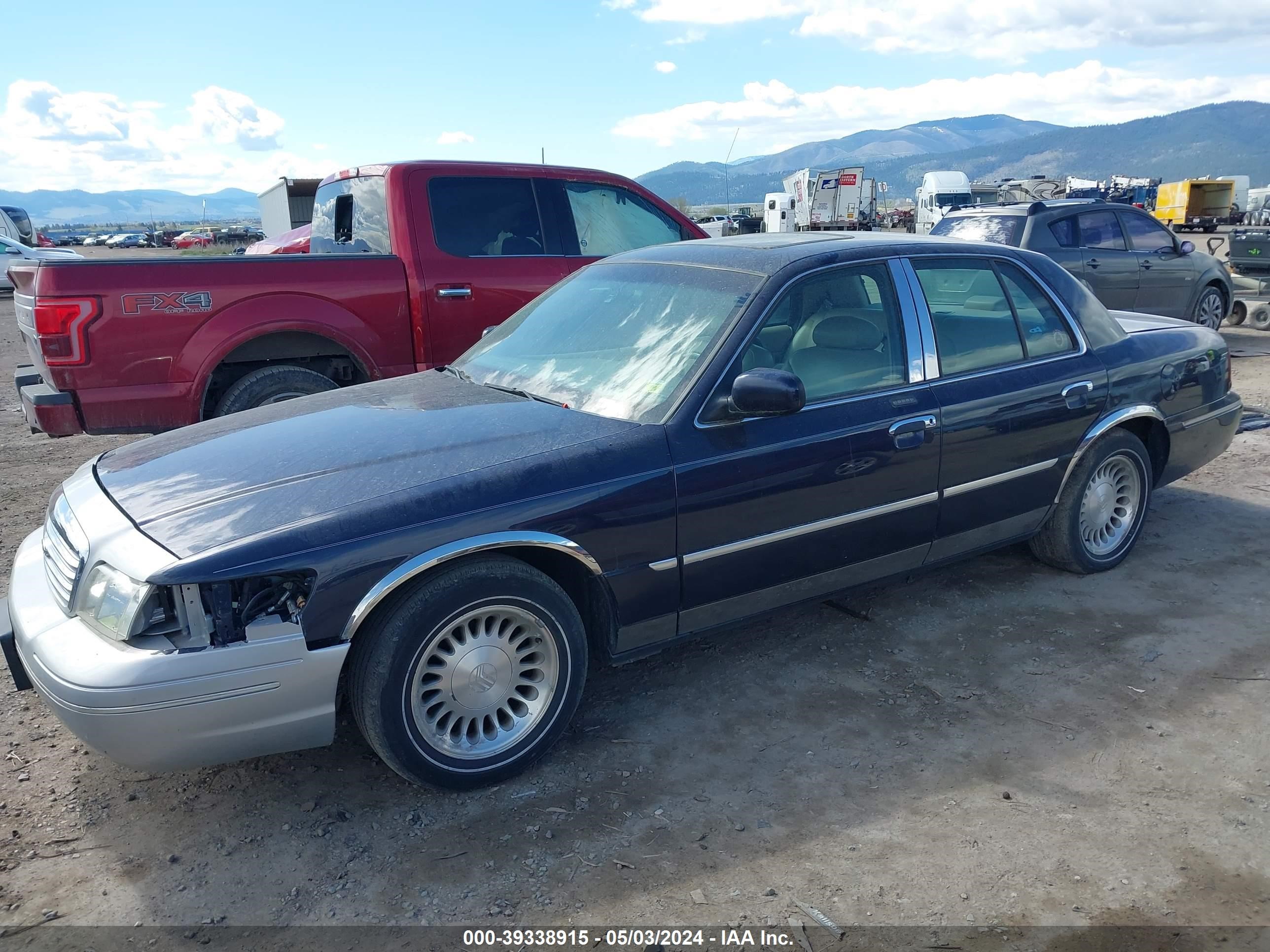 Photo 1 VIN: 2MEFM75W5YX621251 - MERCURY GRAND MARQUIS 