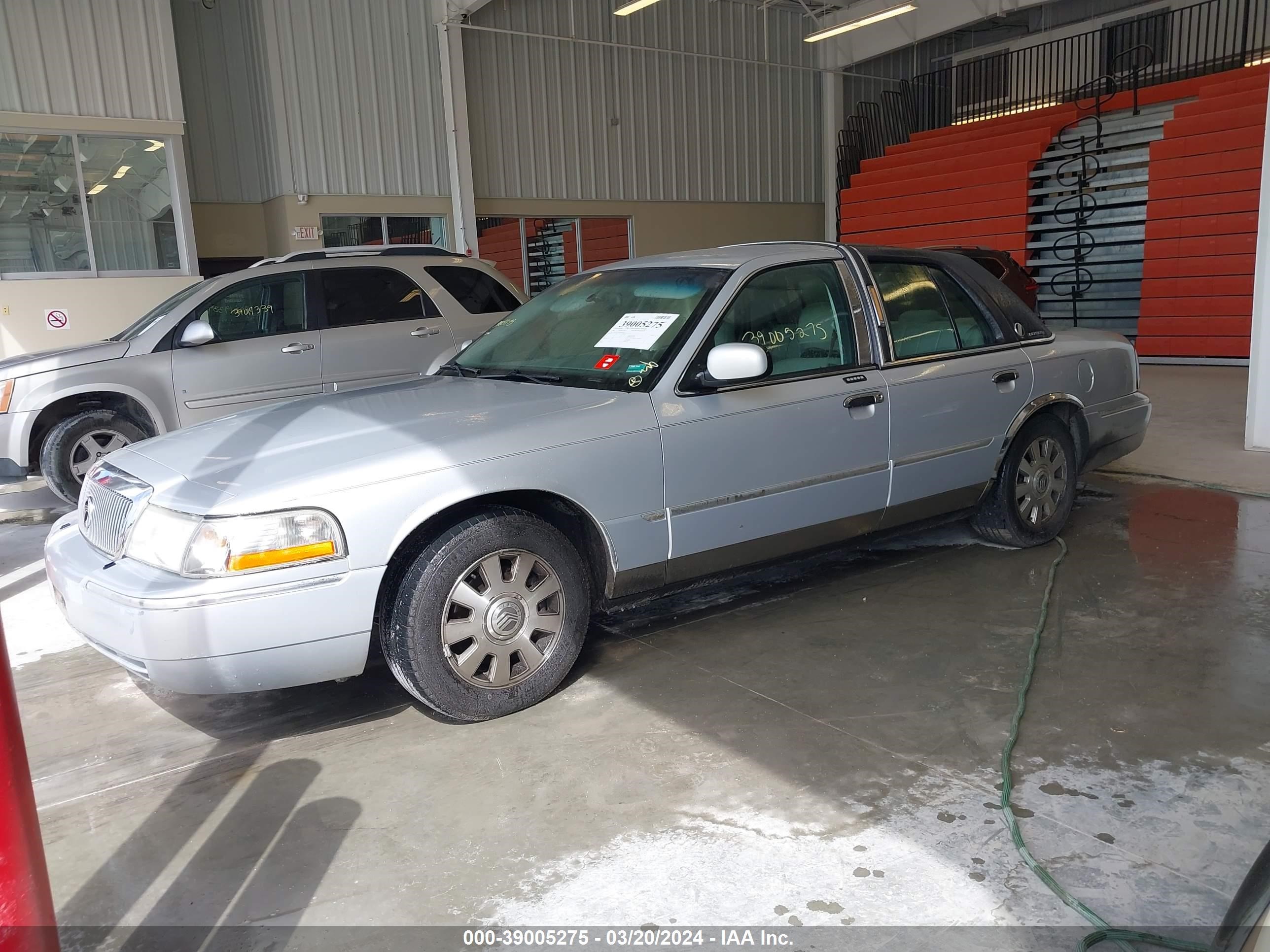 Photo 1 VIN: 2MEFM75W63X669317 - MERCURY GRAND MARQUIS 