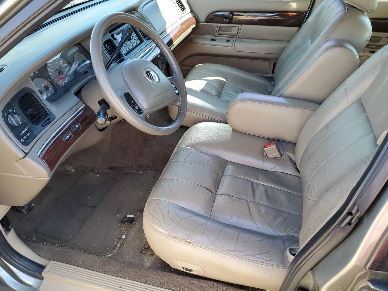 Photo 6 VIN: 2MEFM75W63X708360 - MERCURY GRAND MARQUIS 