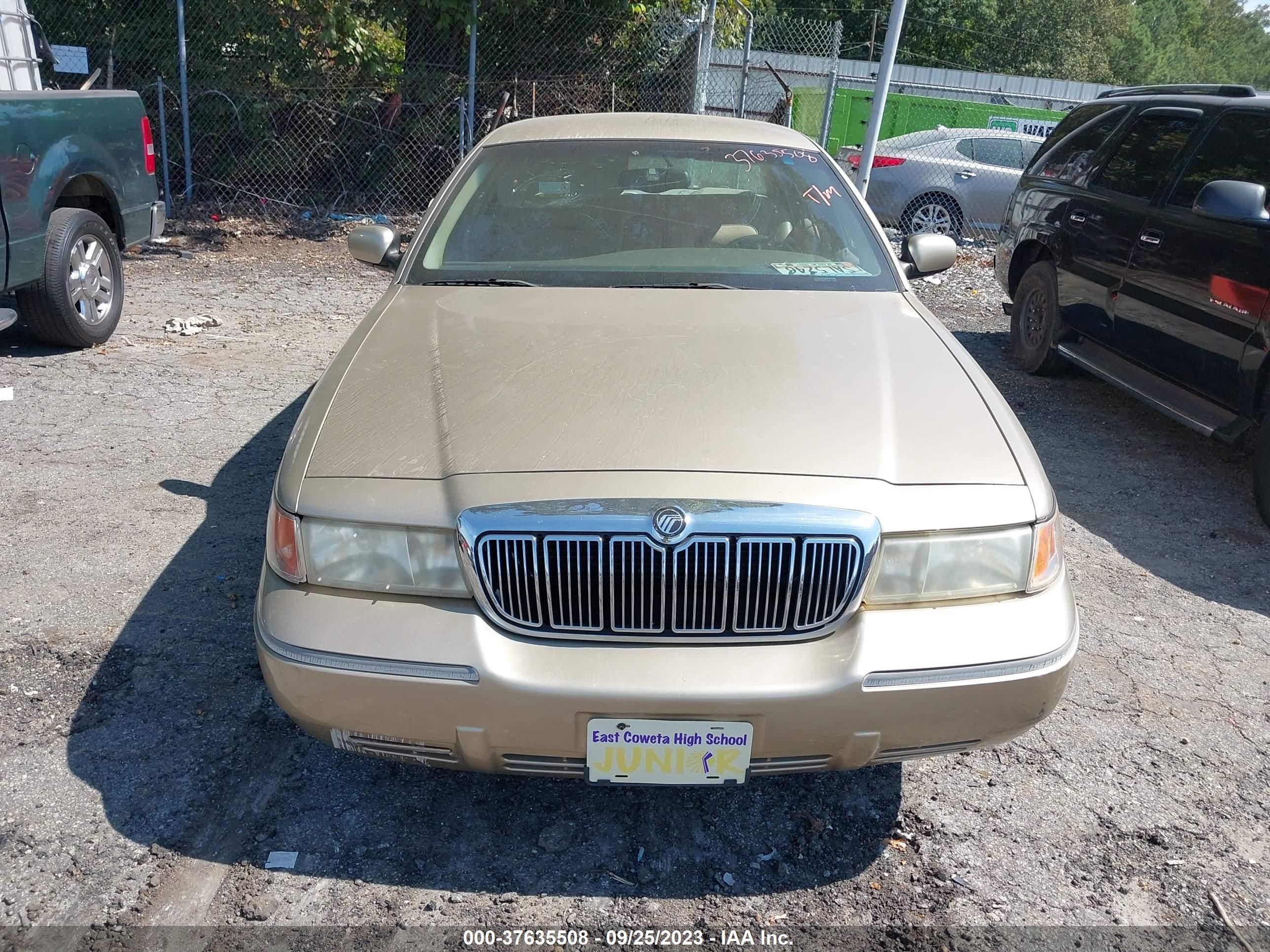 Photo 5 VIN: 2MEFM75W6YX720502 - MERCURY GRAND MARQUIS 