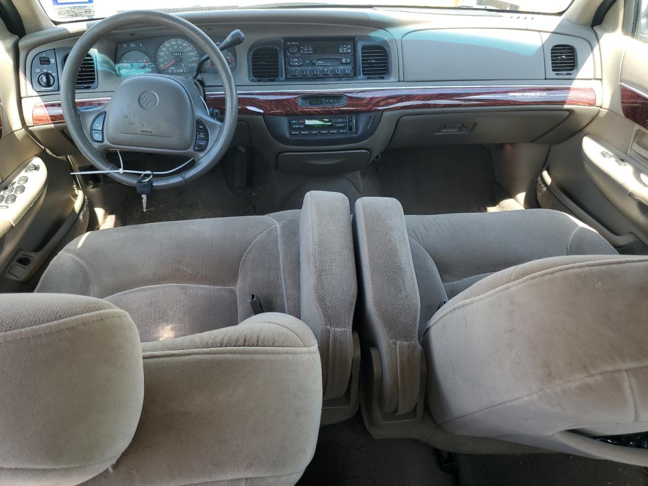 Photo 7 VIN: 2MEFM75W6YX737140 - MERCURY GRAND MARQUIS 