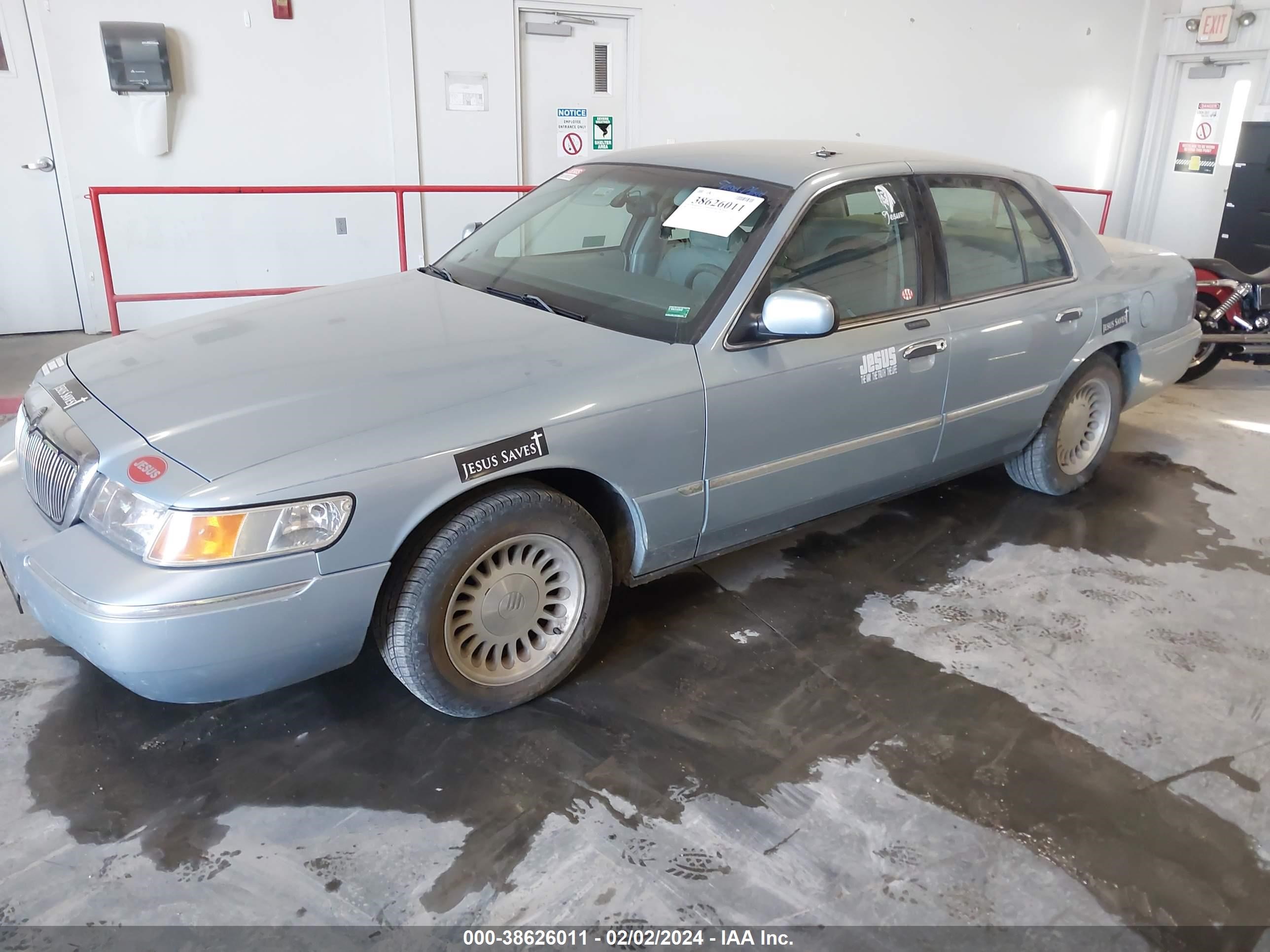 Photo 1 VIN: 2MEFM75W72X617970 - MERCURY GRAND MARQUIS 