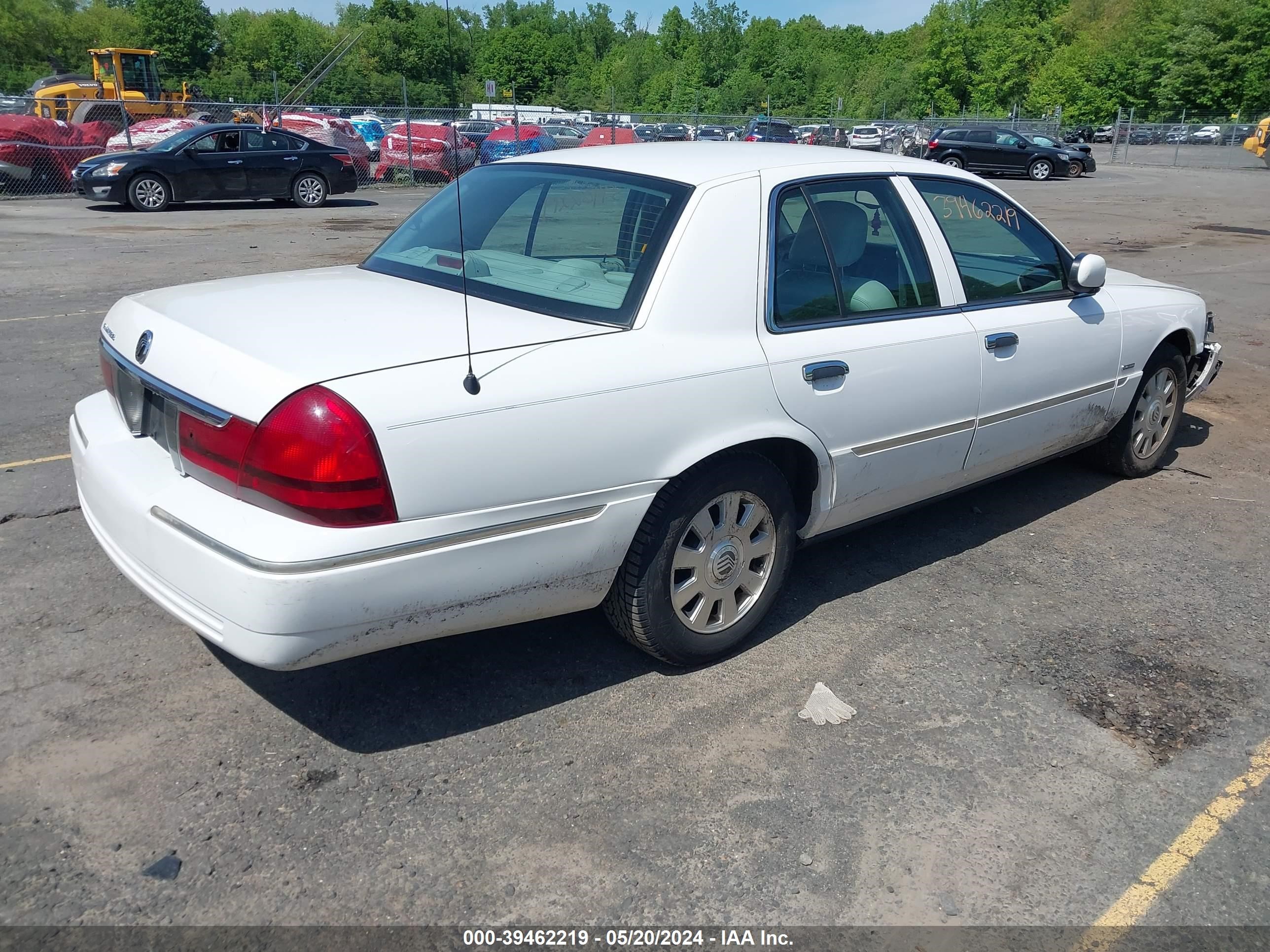 Photo 3 VIN: 2MEFM75W75X620145 - MERCURY GRAND MARQUIS 