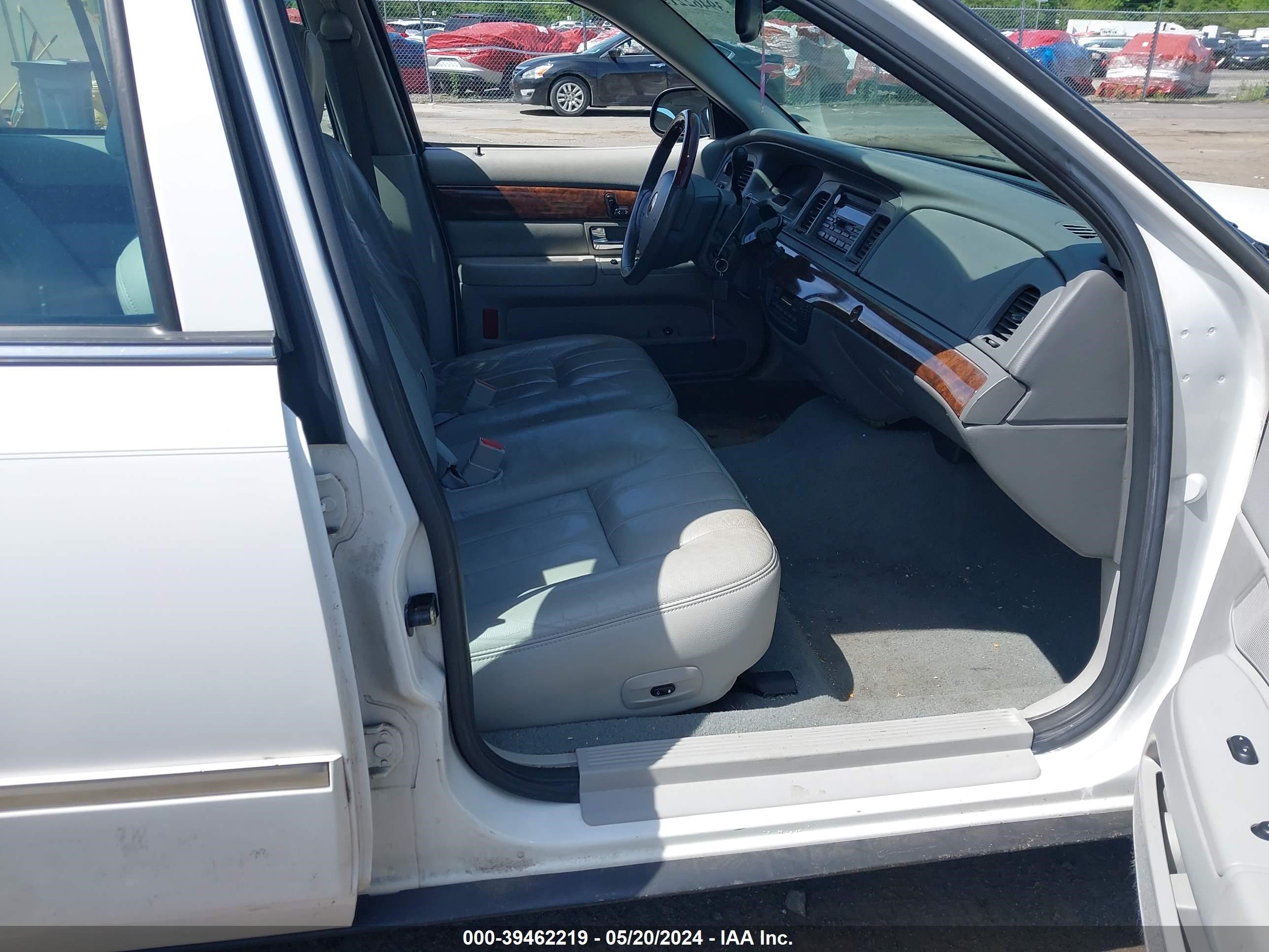 Photo 4 VIN: 2MEFM75W75X620145 - MERCURY GRAND MARQUIS 