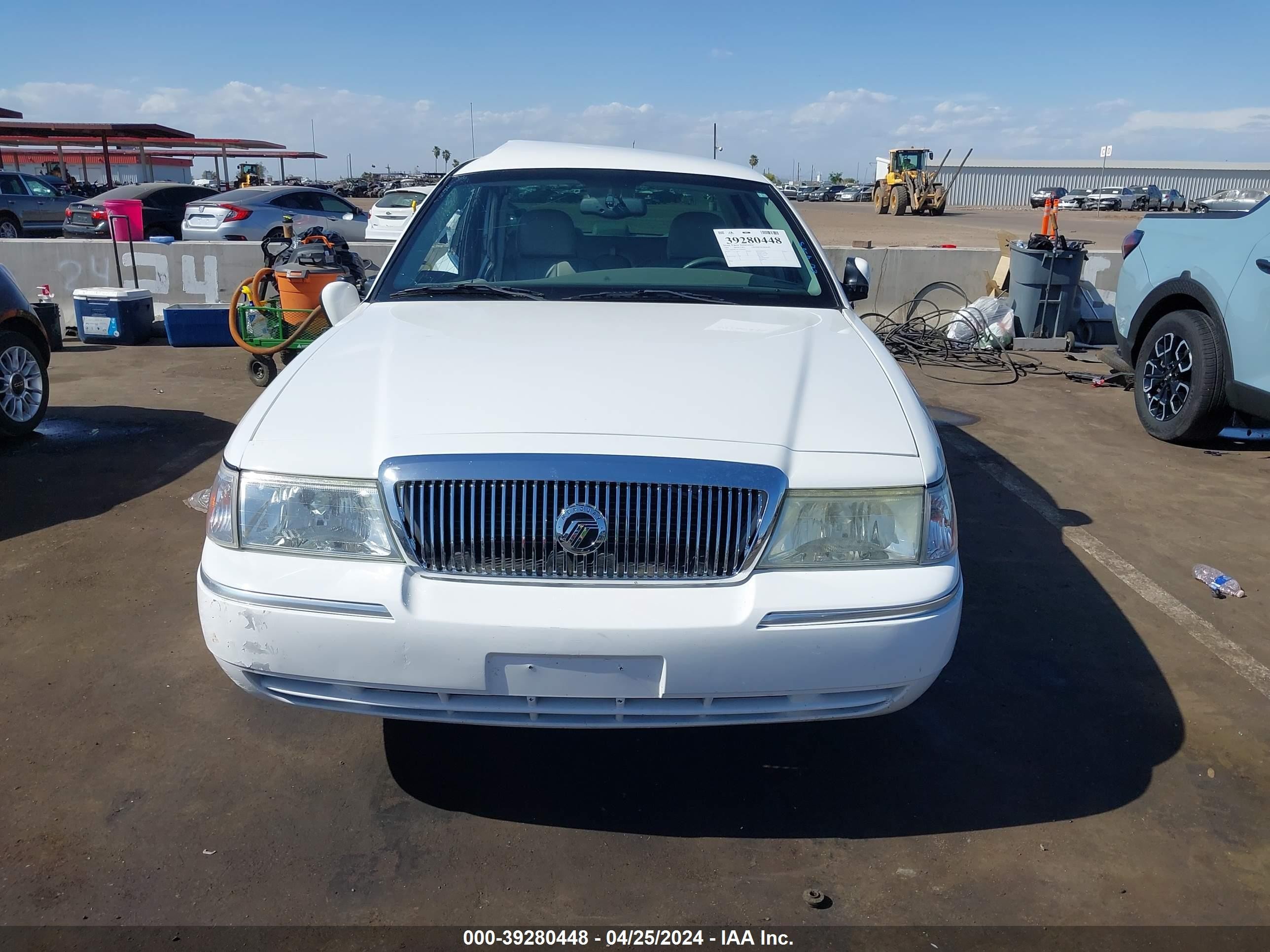 Photo 10 VIN: 2MEFM75W75X640962 - MERCURY GRAND MARQUIS 