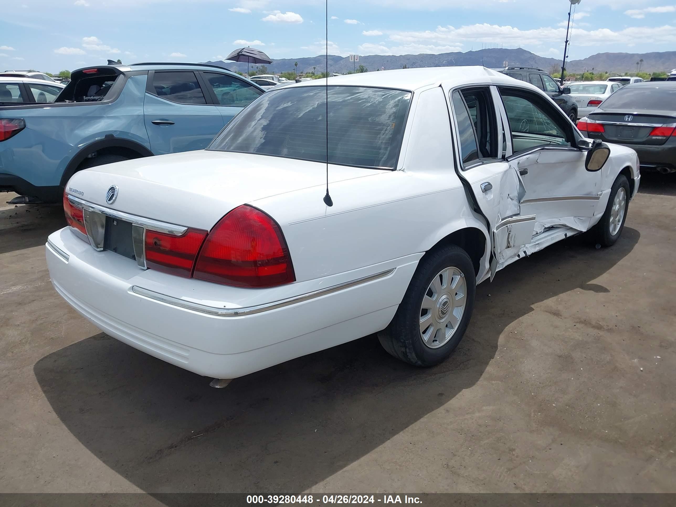 Photo 3 VIN: 2MEFM75W75X640962 - MERCURY GRAND MARQUIS 