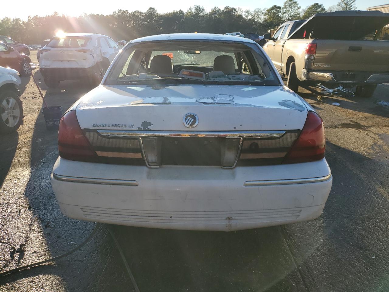 Photo 5 VIN: 2MEFM75W77X601503 - MERCURY GRAND MARQUIS 