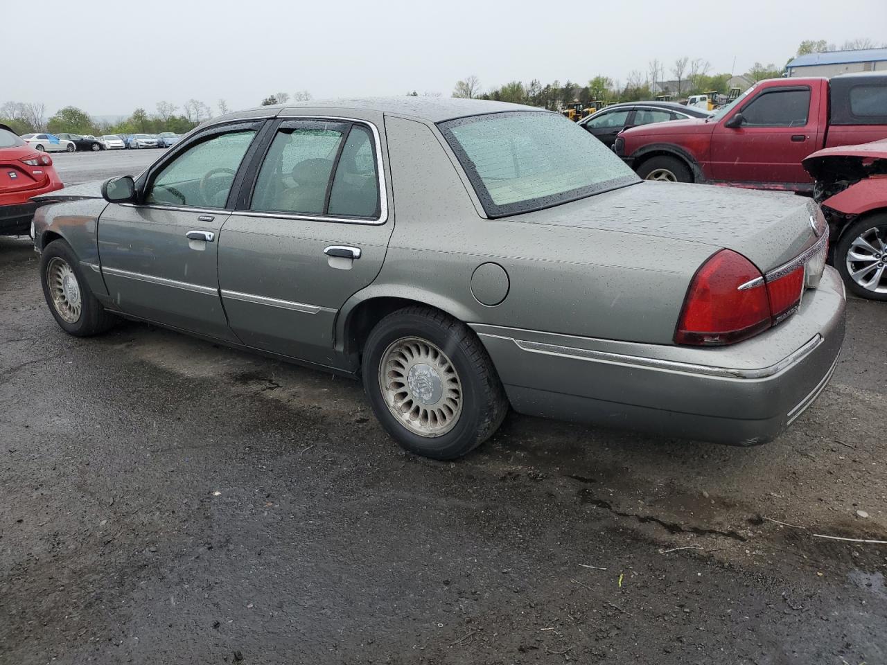 Photo 1 VIN: 2MEFM75W82X603382 - MERCURY GRAND MARQUIS 