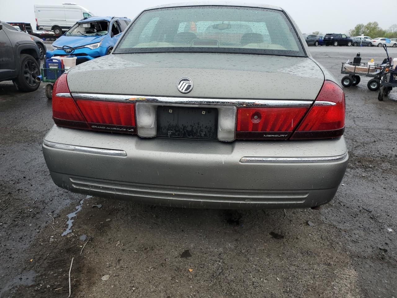 Photo 5 VIN: 2MEFM75W82X603382 - MERCURY GRAND MARQUIS 