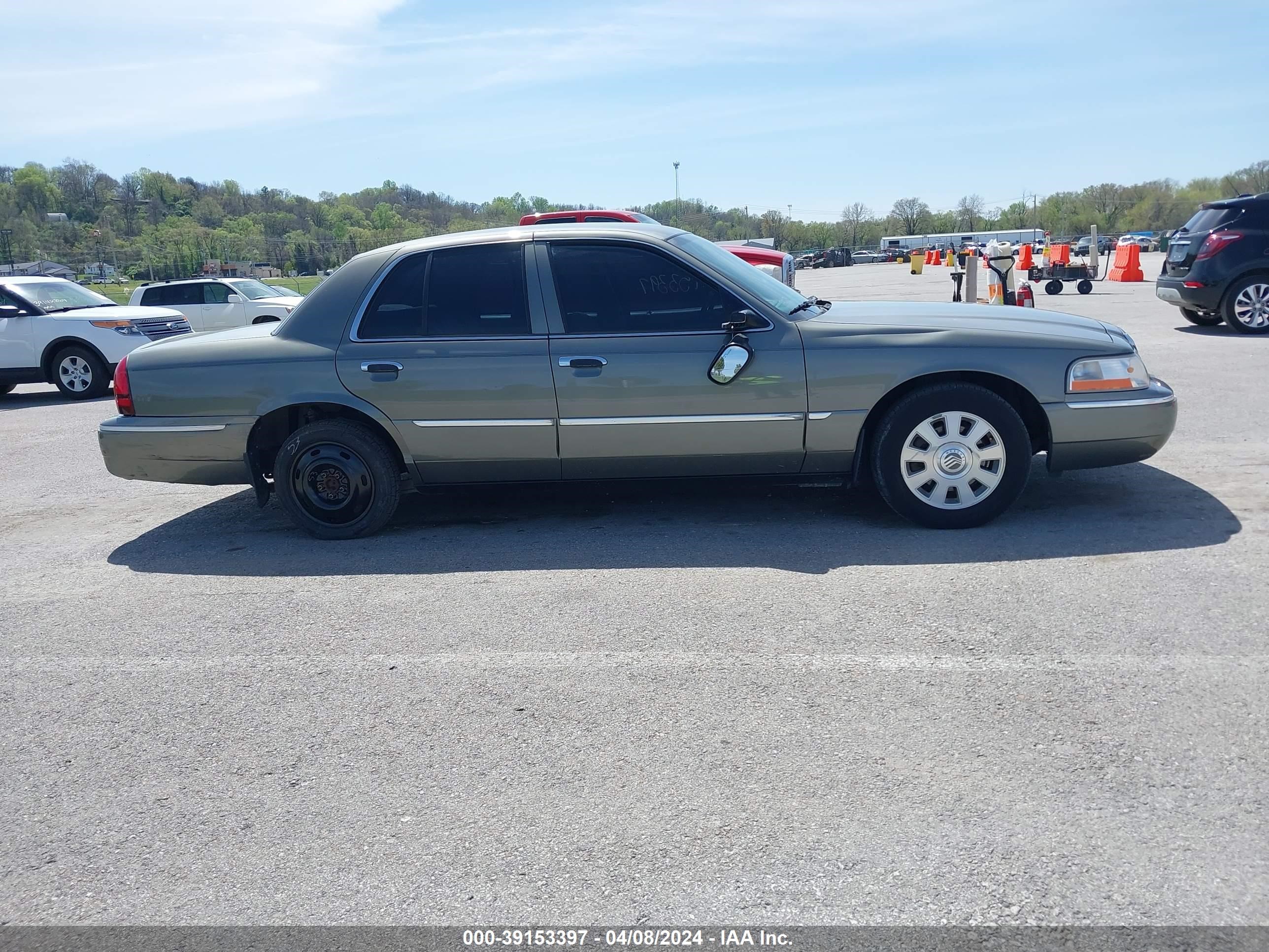 Photo 12 VIN: 2MEFM75W83X676592 - MERCURY GRAND MARQUIS 